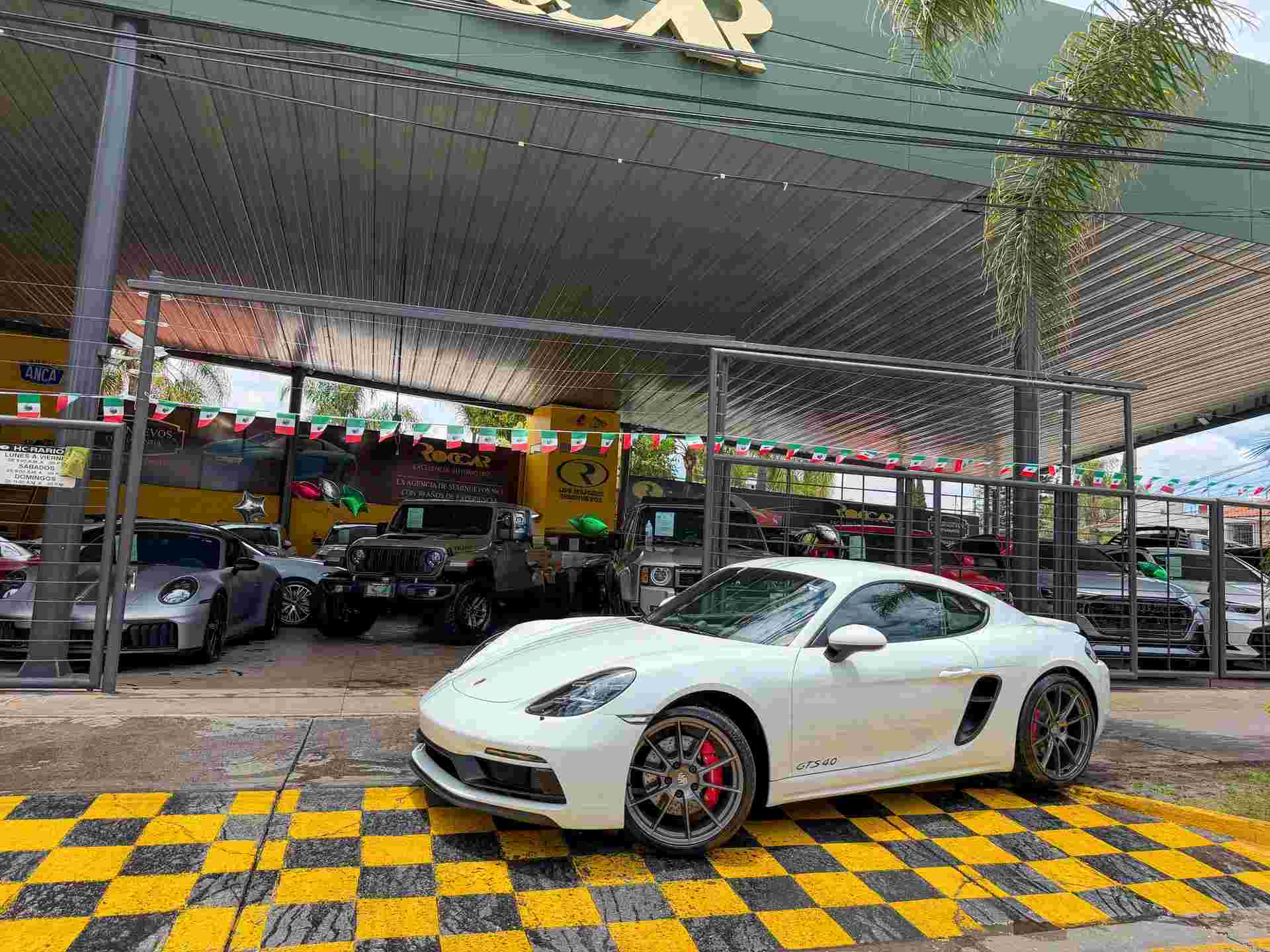2024 Porsche Cayman