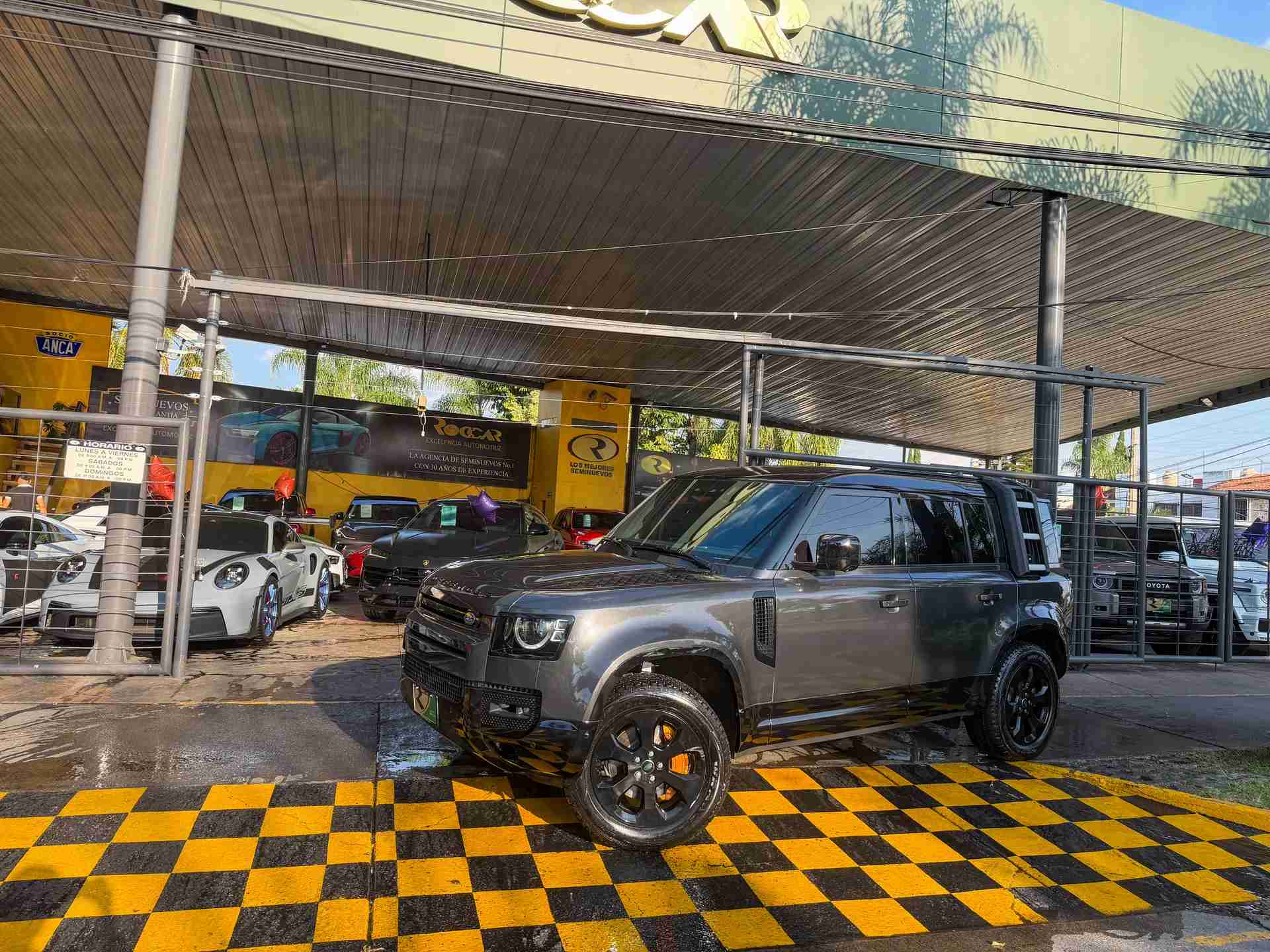 Land Rover Defender