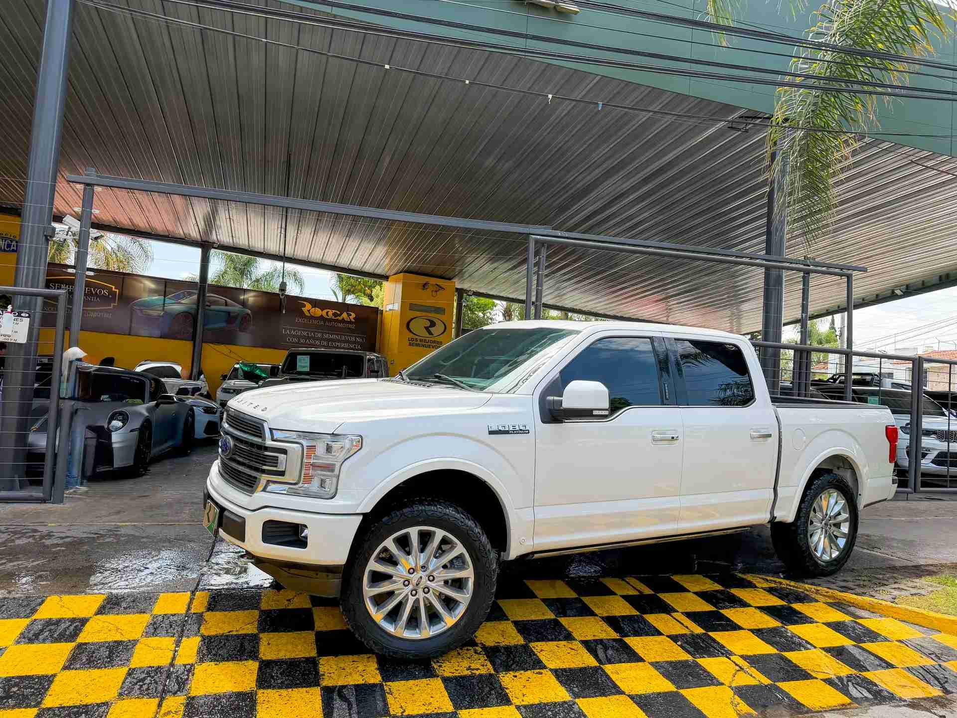 Ford Lobo