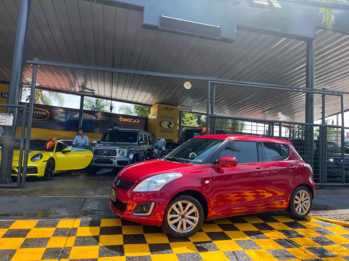 Car image 1