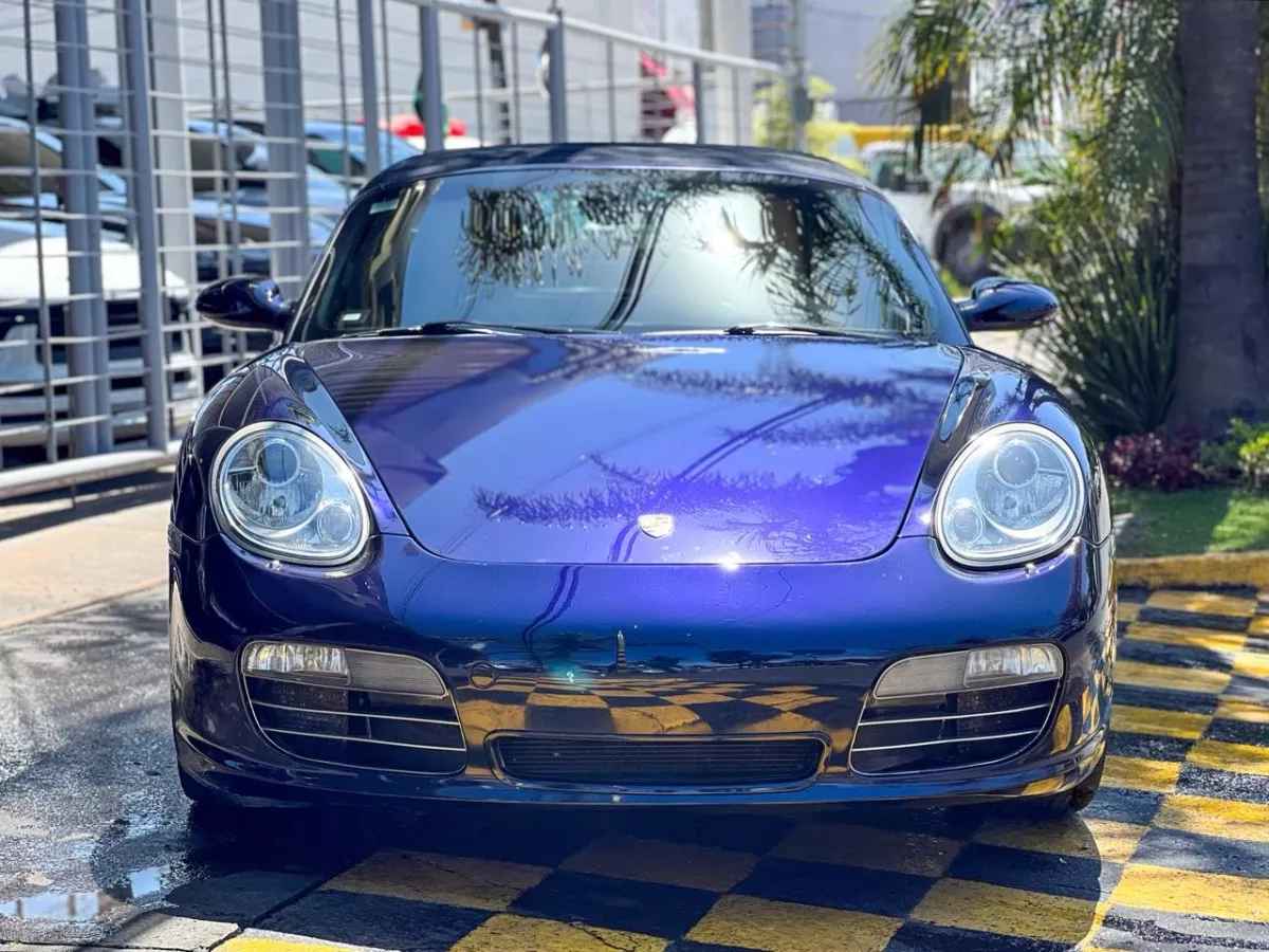 Car image 4