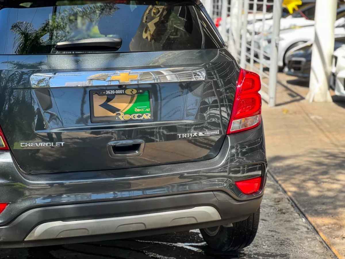 Car image 9