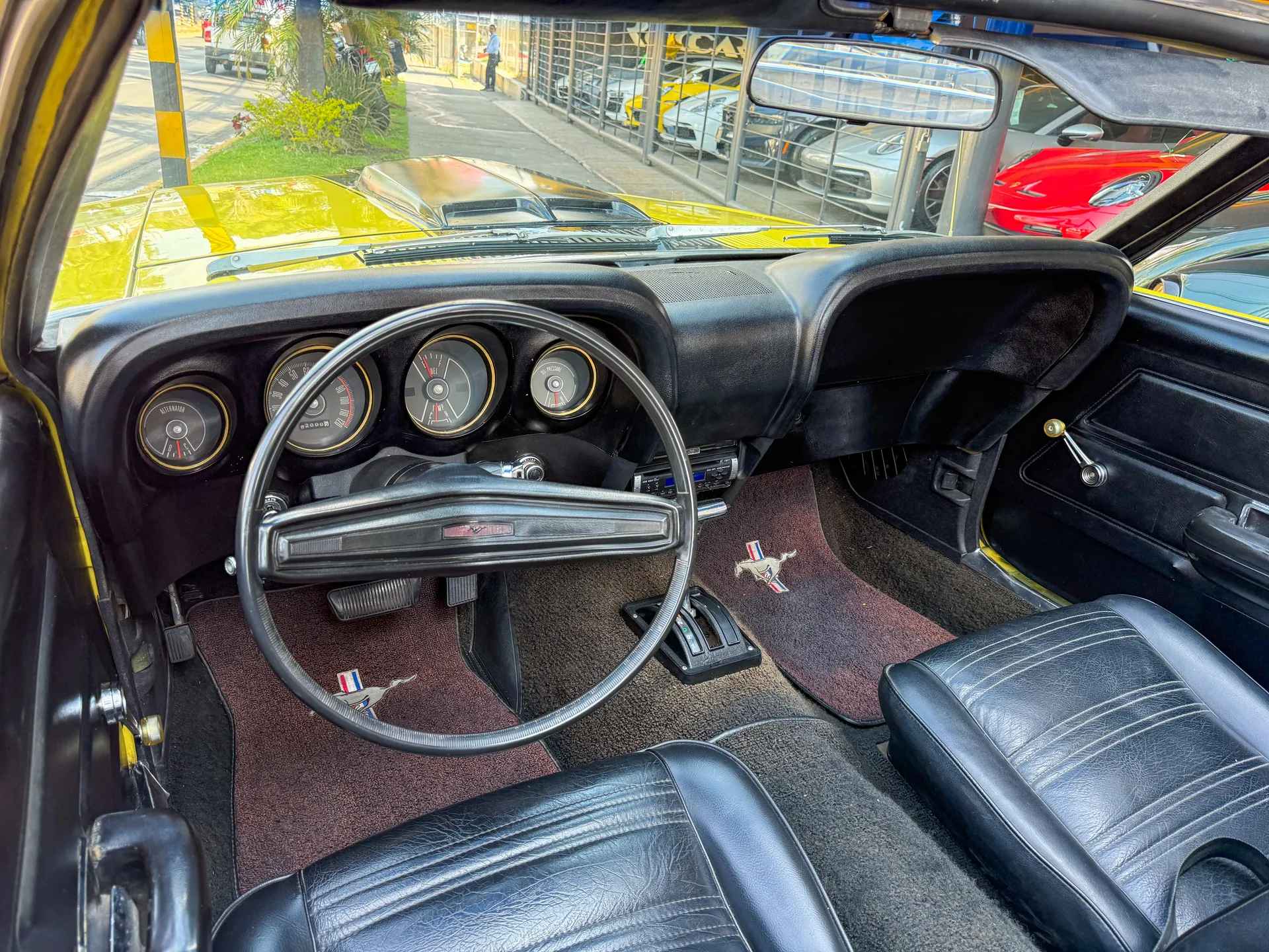 Car image 13