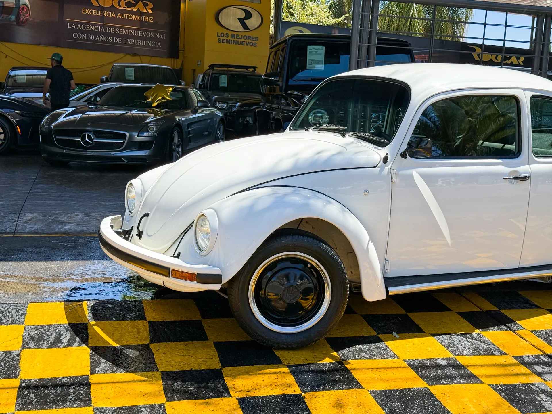 Car image 2