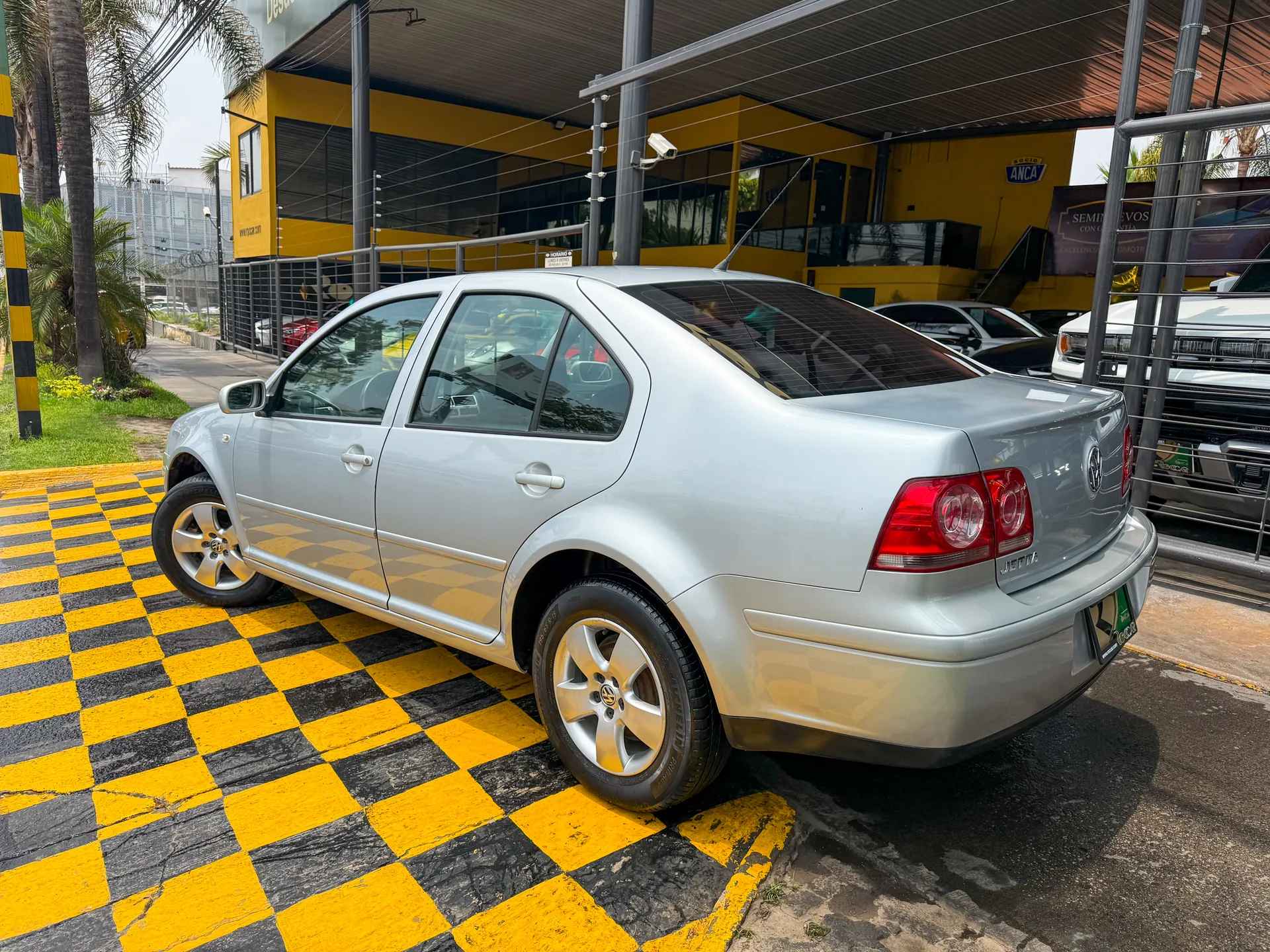 Car image 6