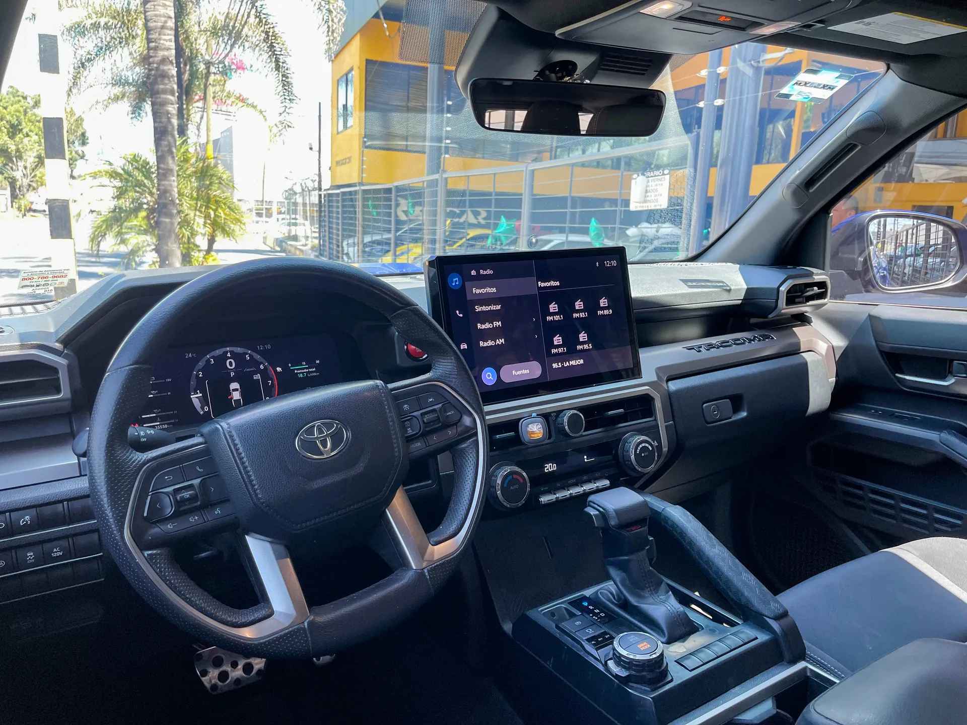 Car image 8