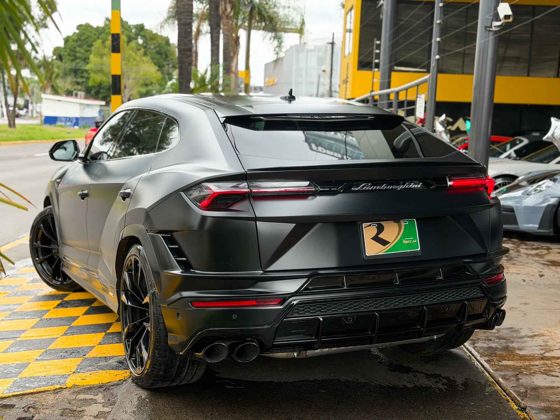 Car image 8