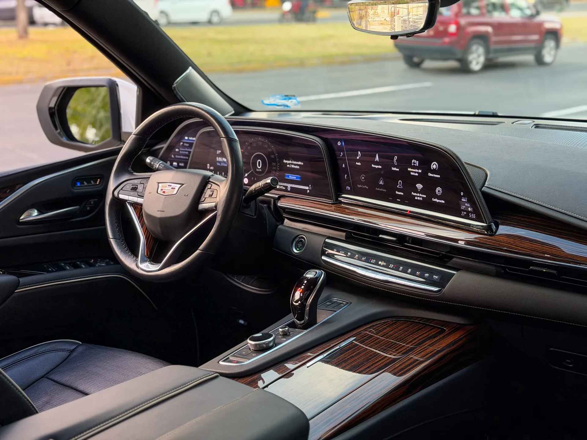 Car image 16