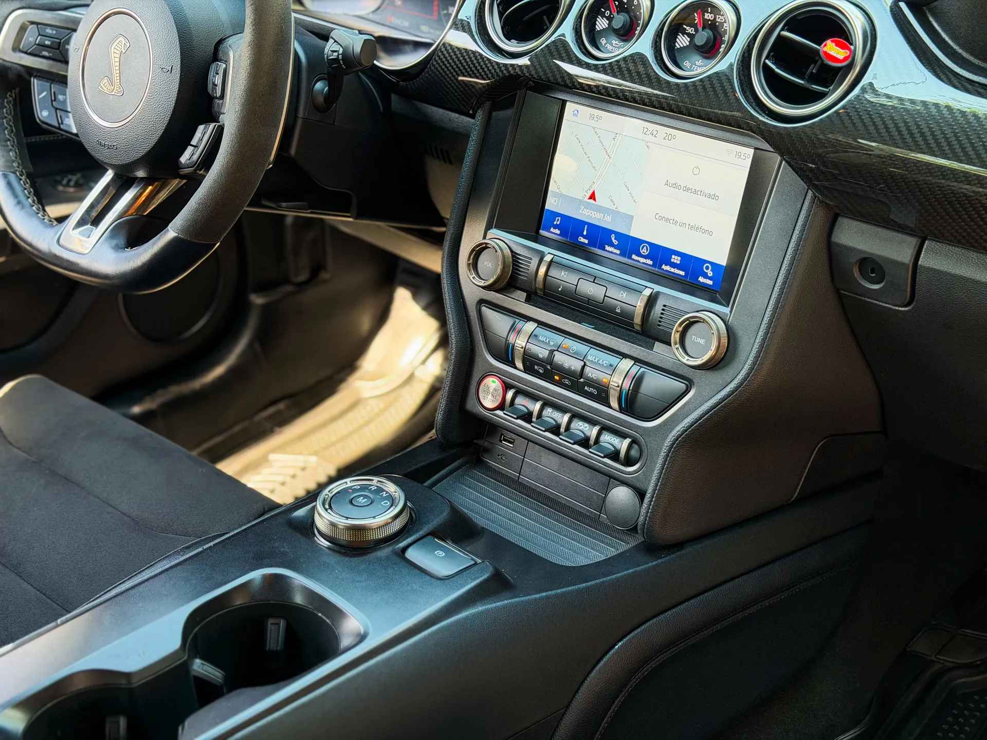Car image 14