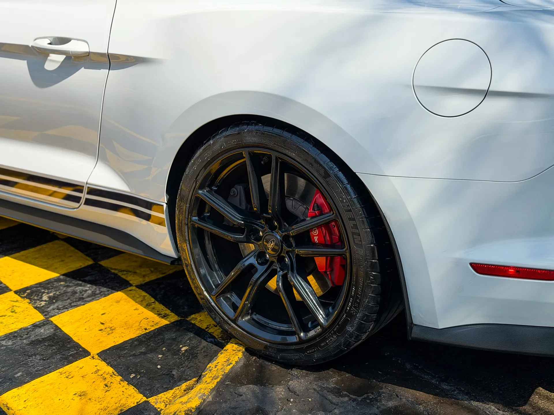 Car image 8