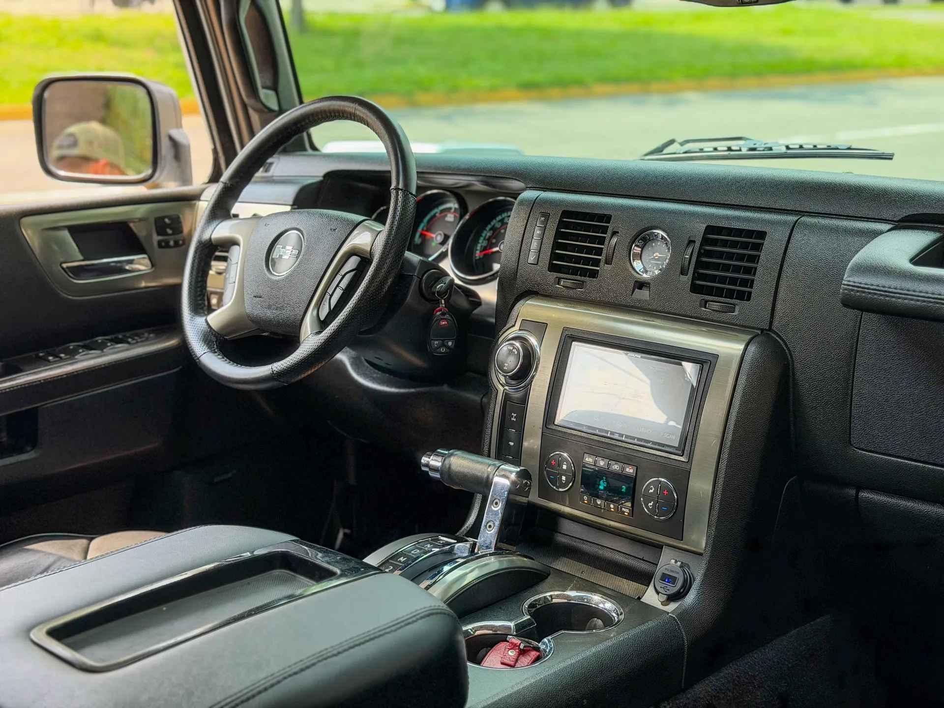 Car image 15