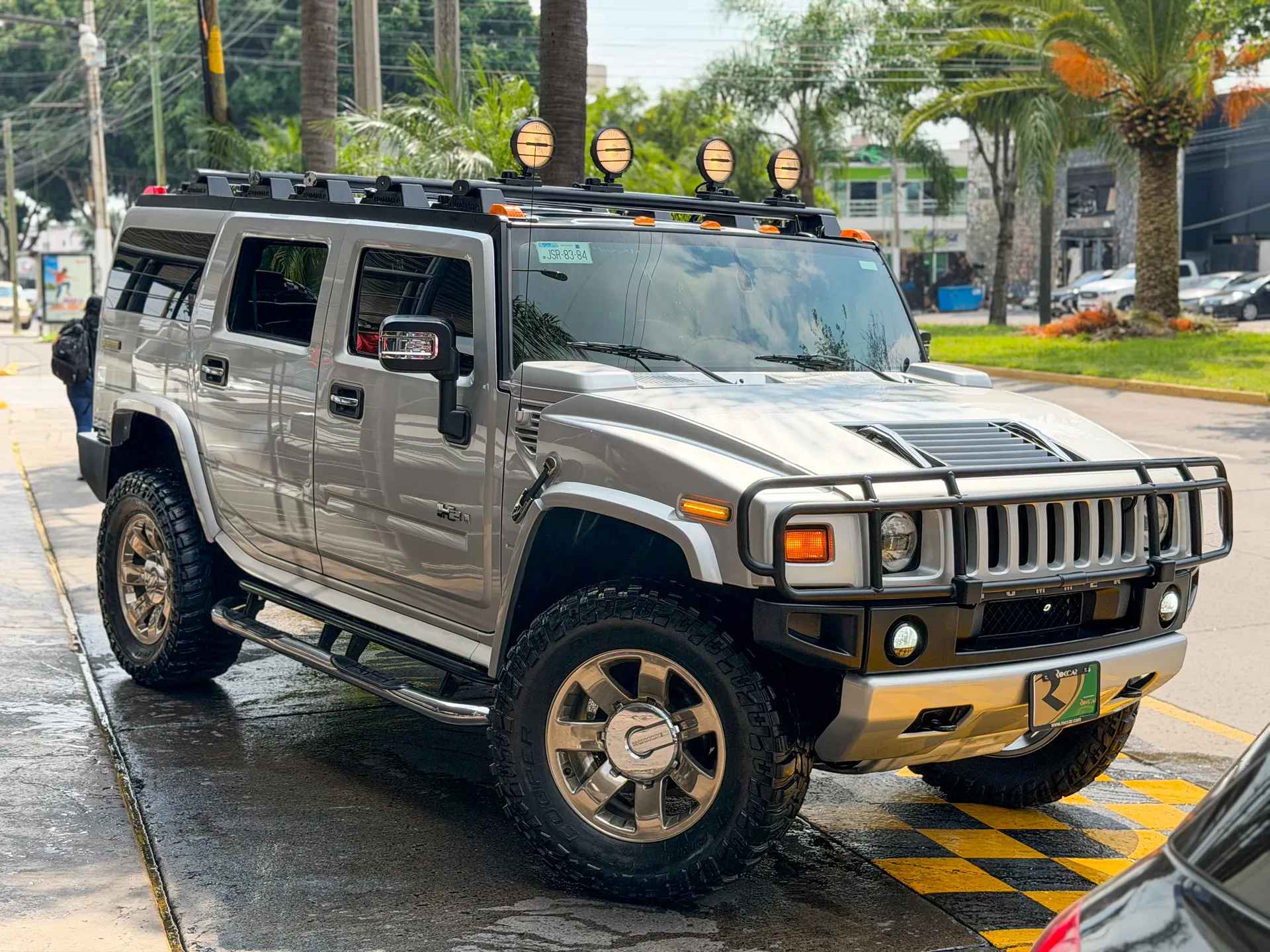 Car image 4