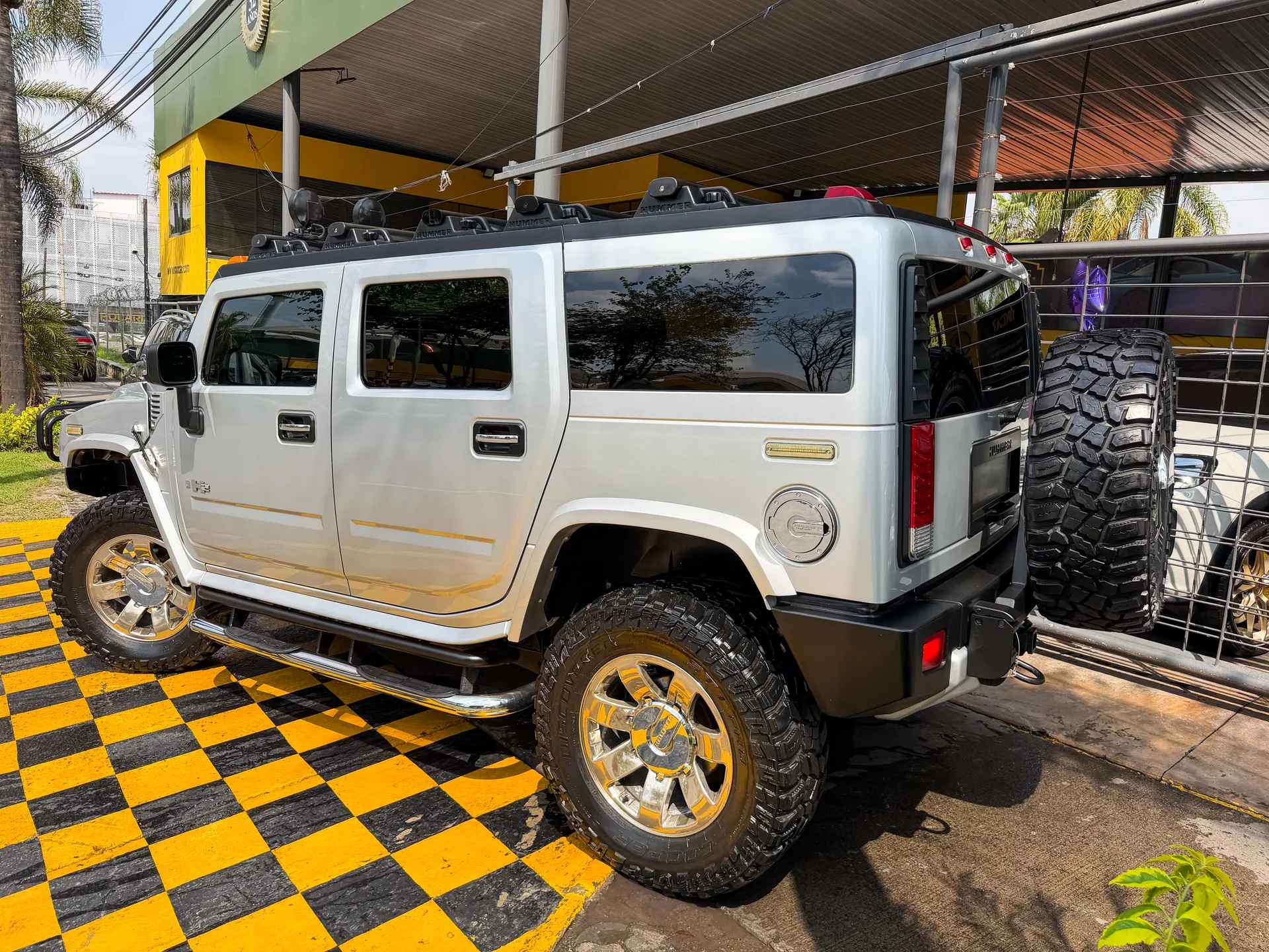 Car image 6