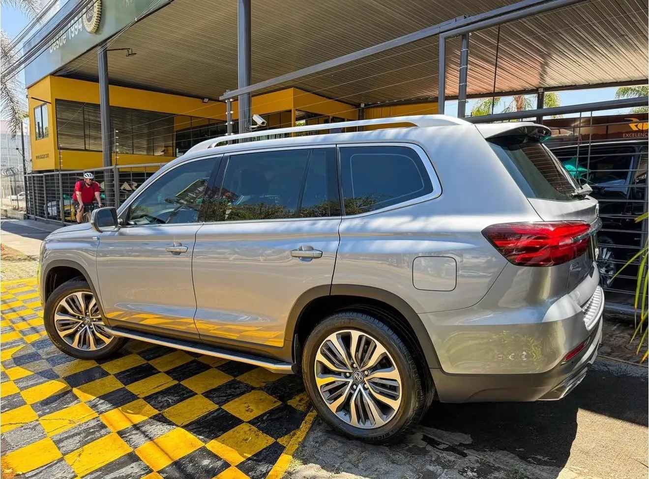 Car image 6