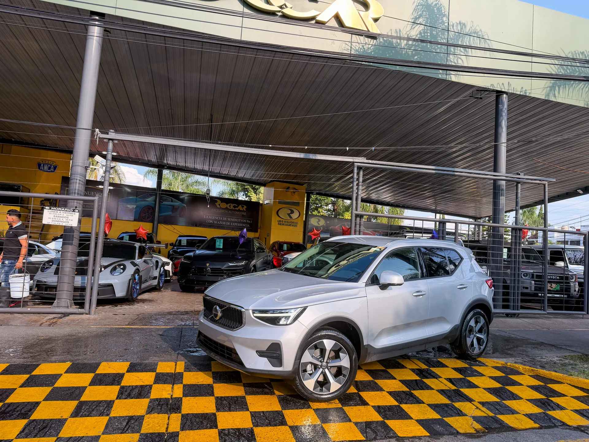 Car image 1