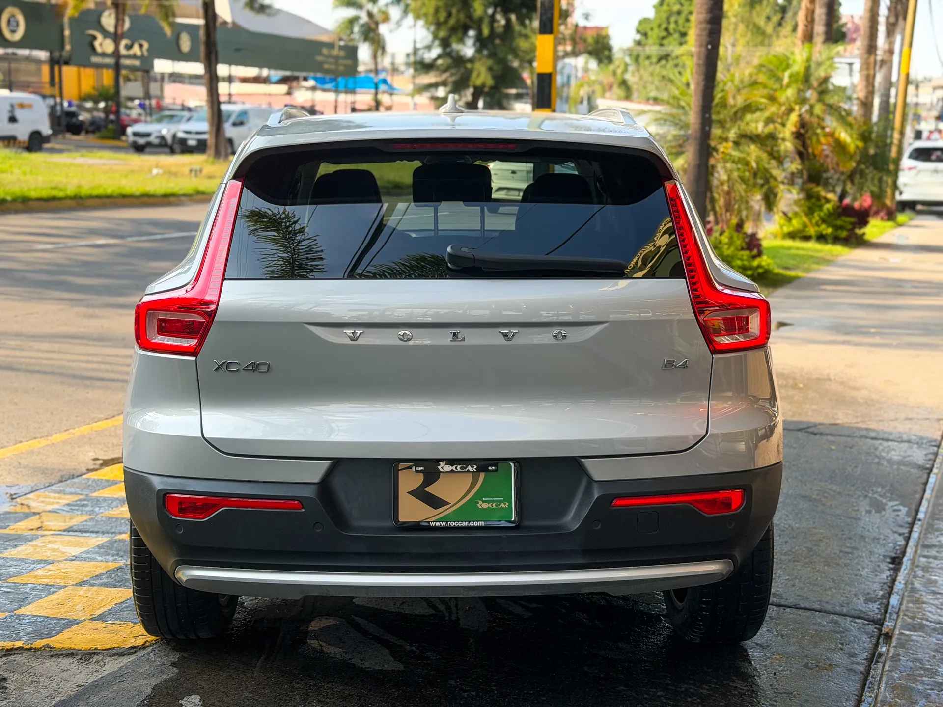 Car image 8
