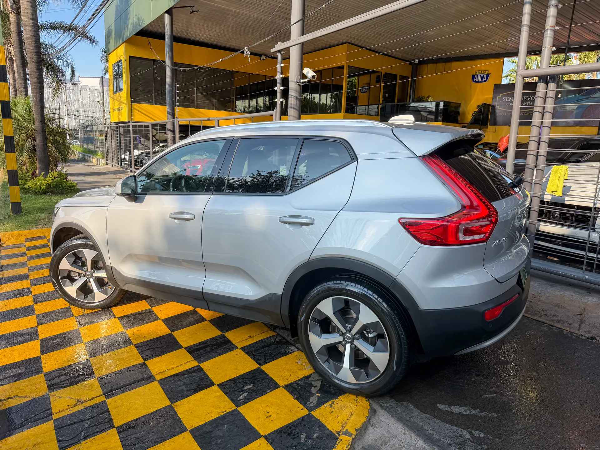Car image 6