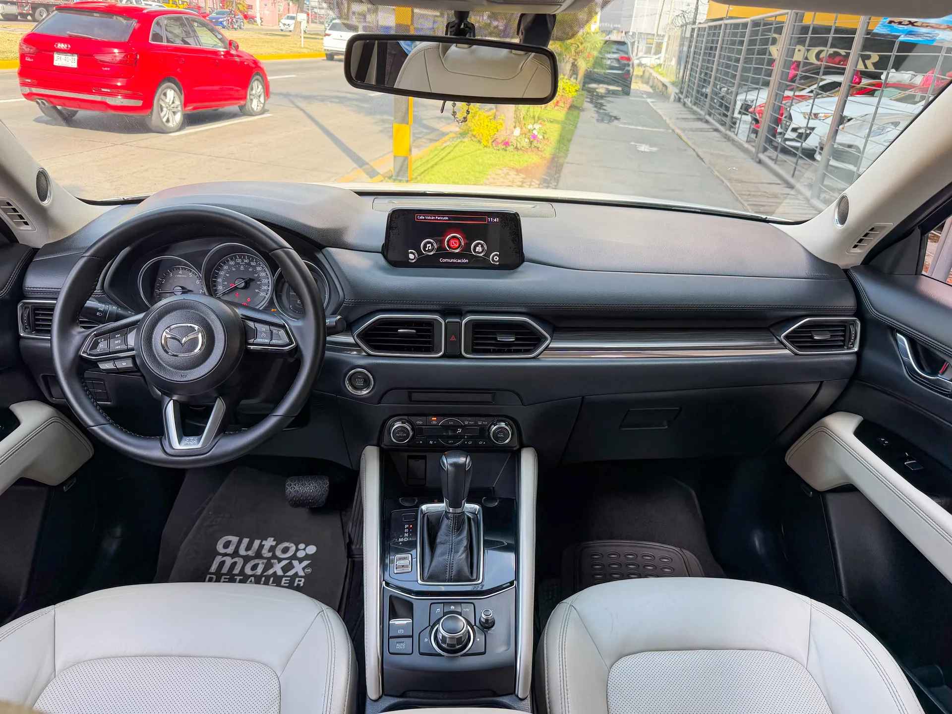 Car image 10