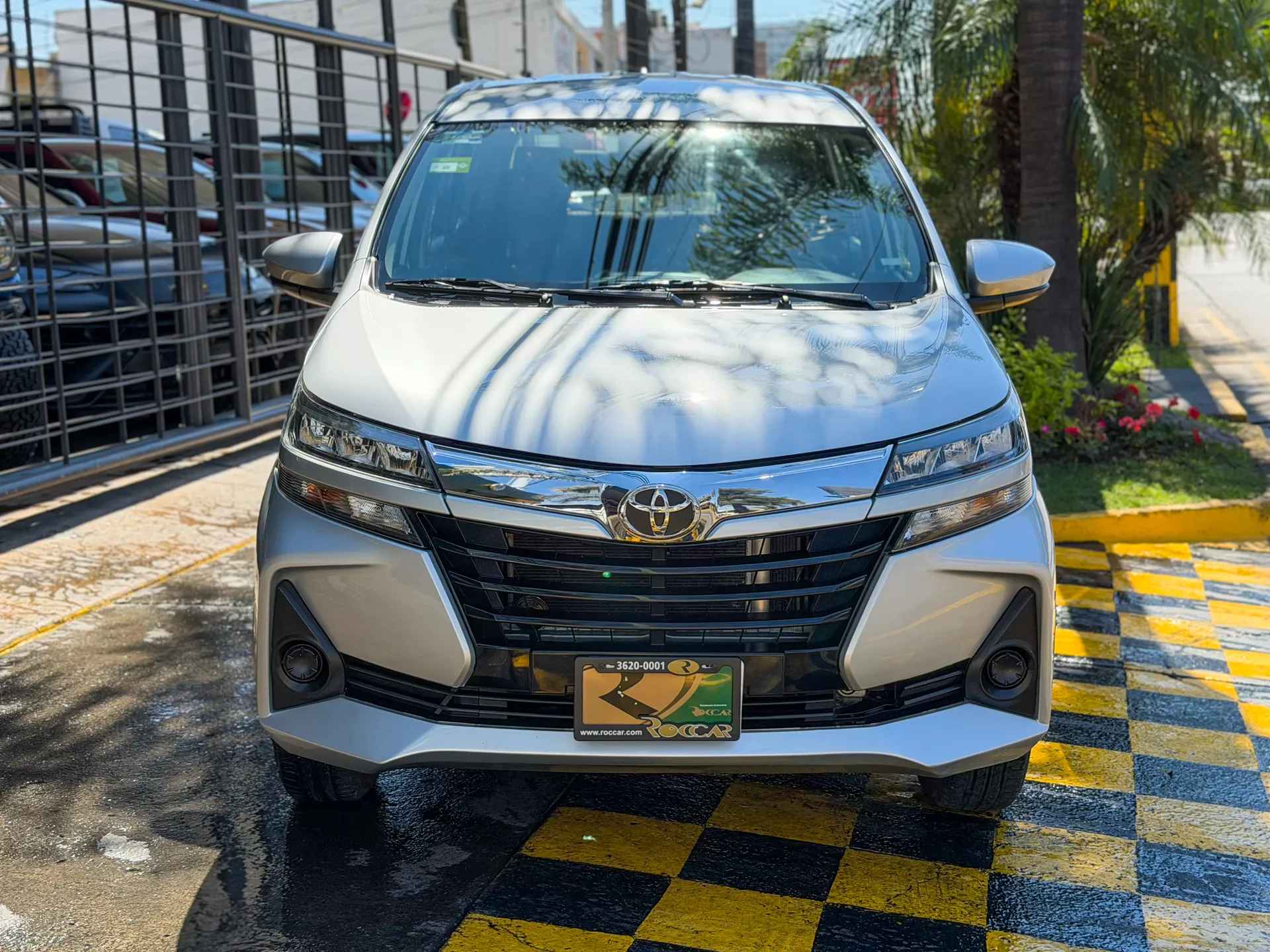 Car image 3