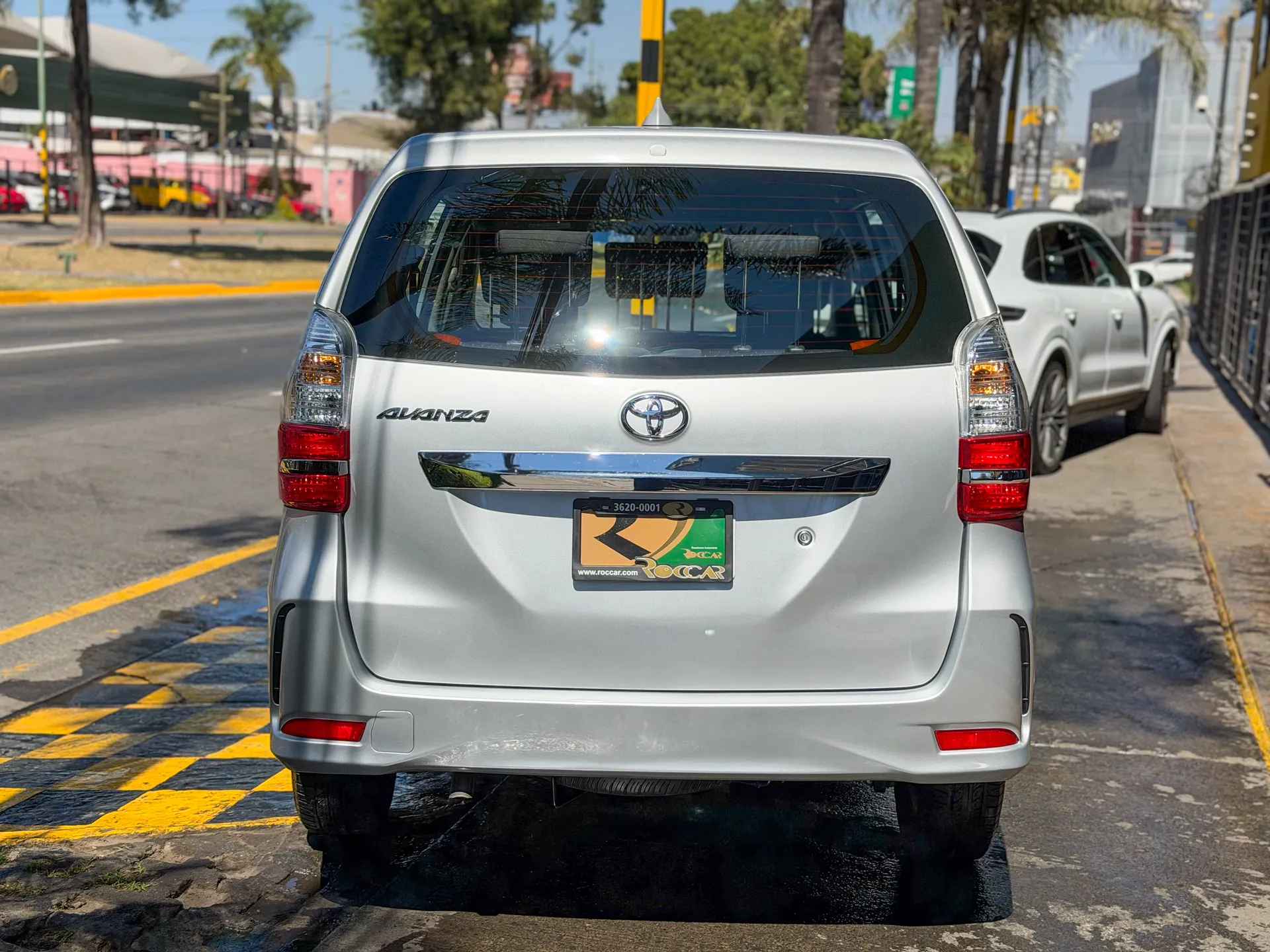 Car image 8