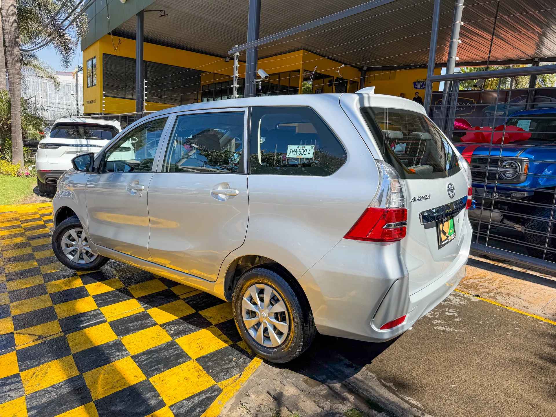 Car image 6