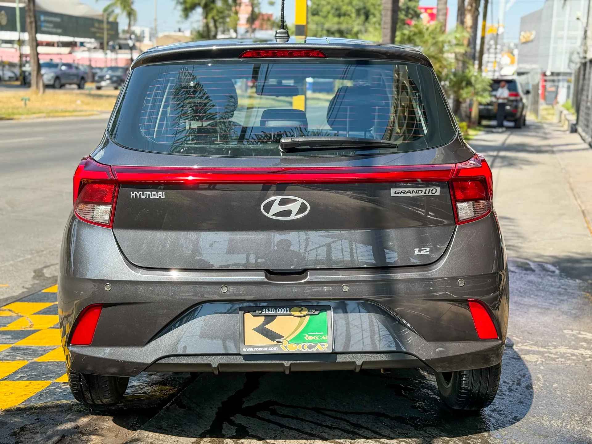 Car image 8