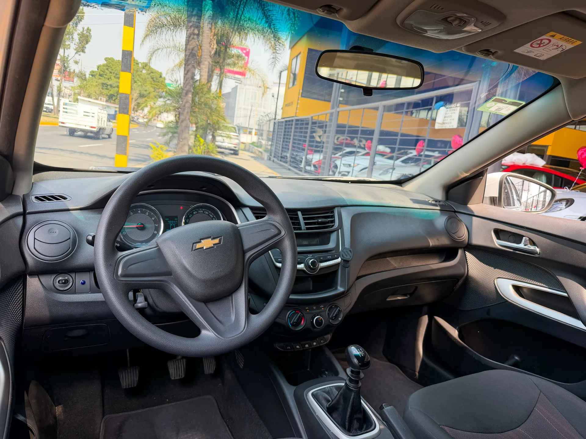 Car image 9