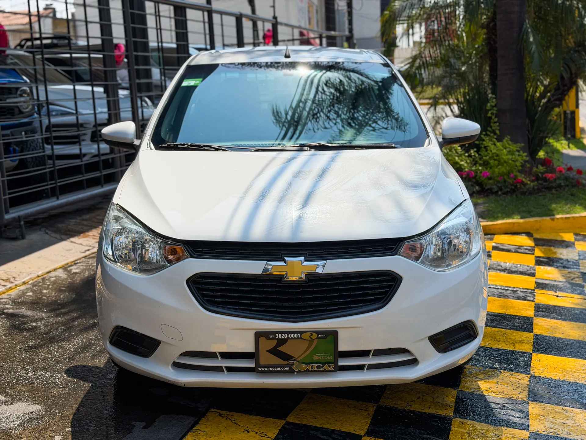 Car image 3