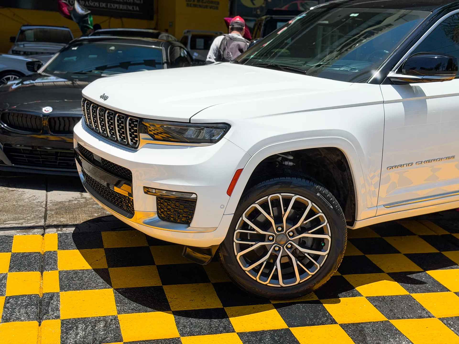 Car image 2