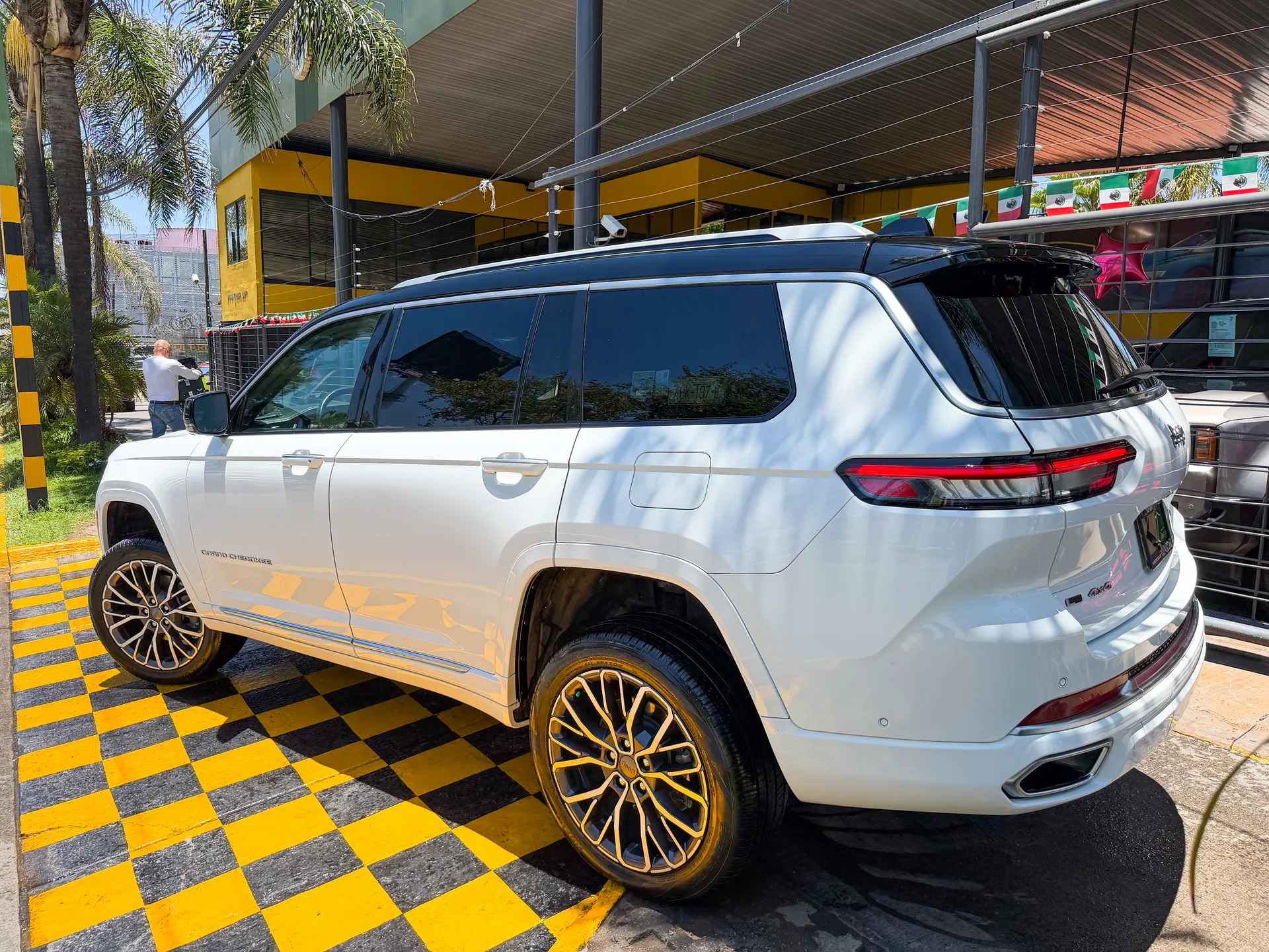 Car image 6