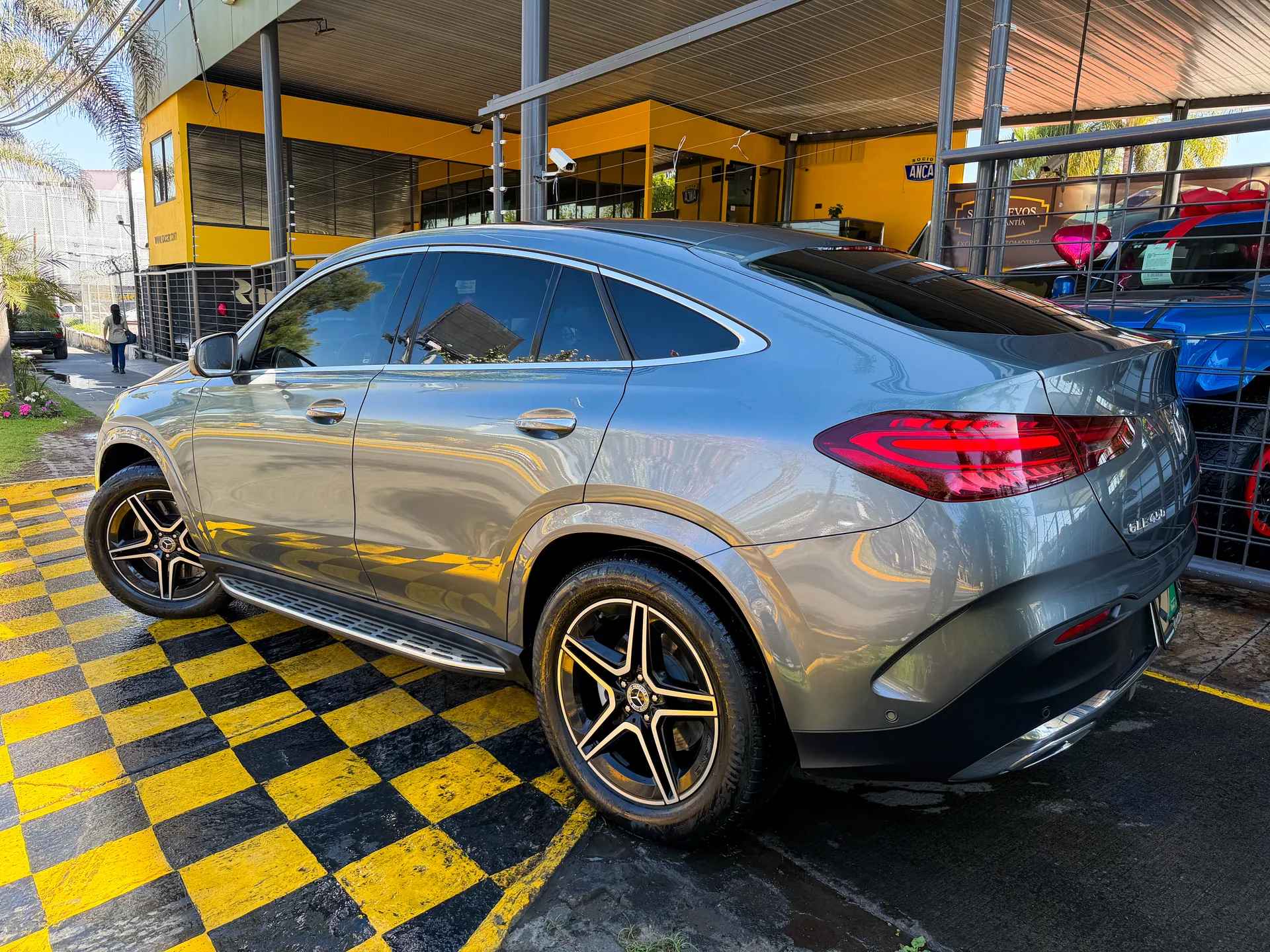 Car image 6