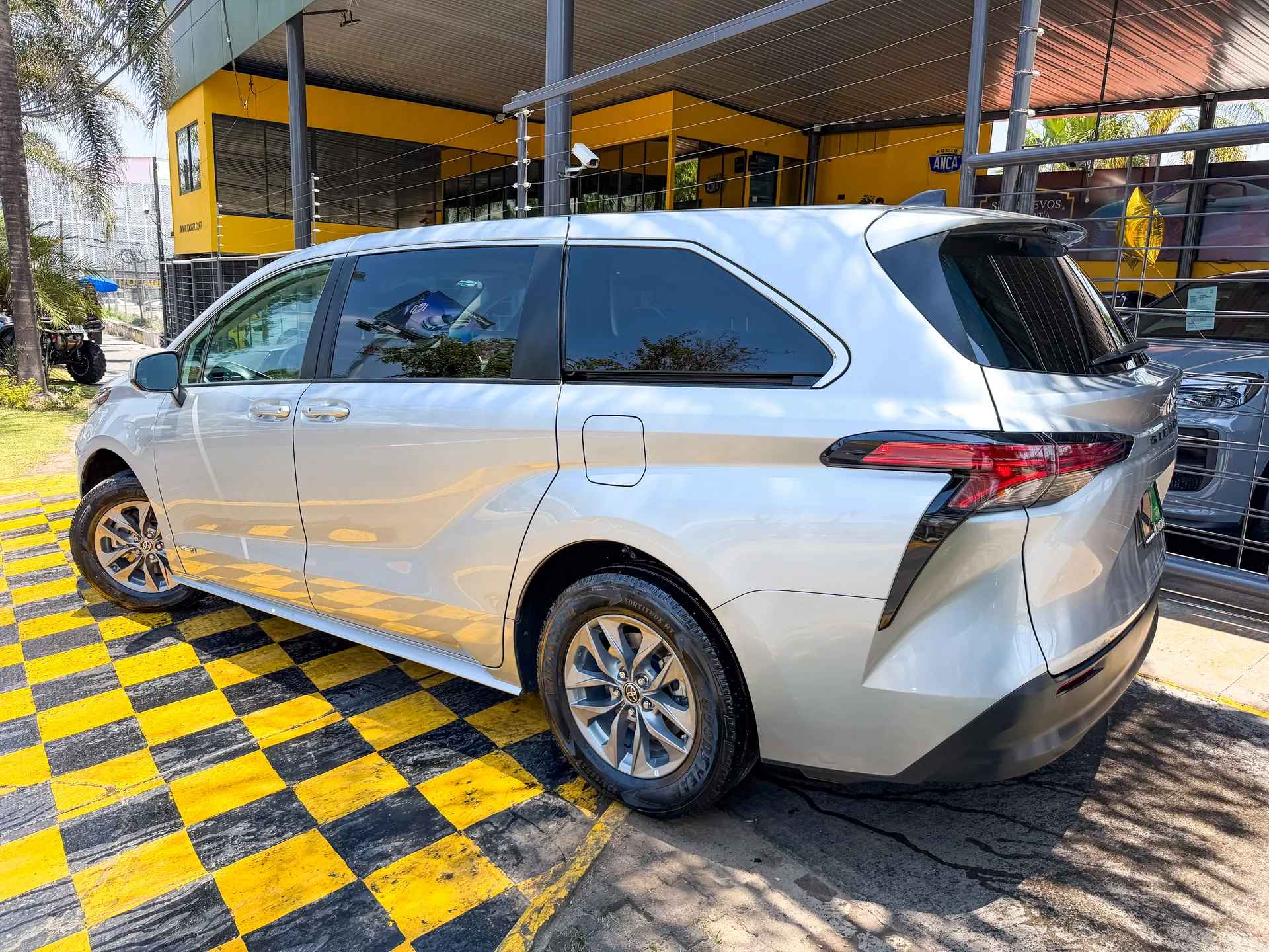 Car image 6