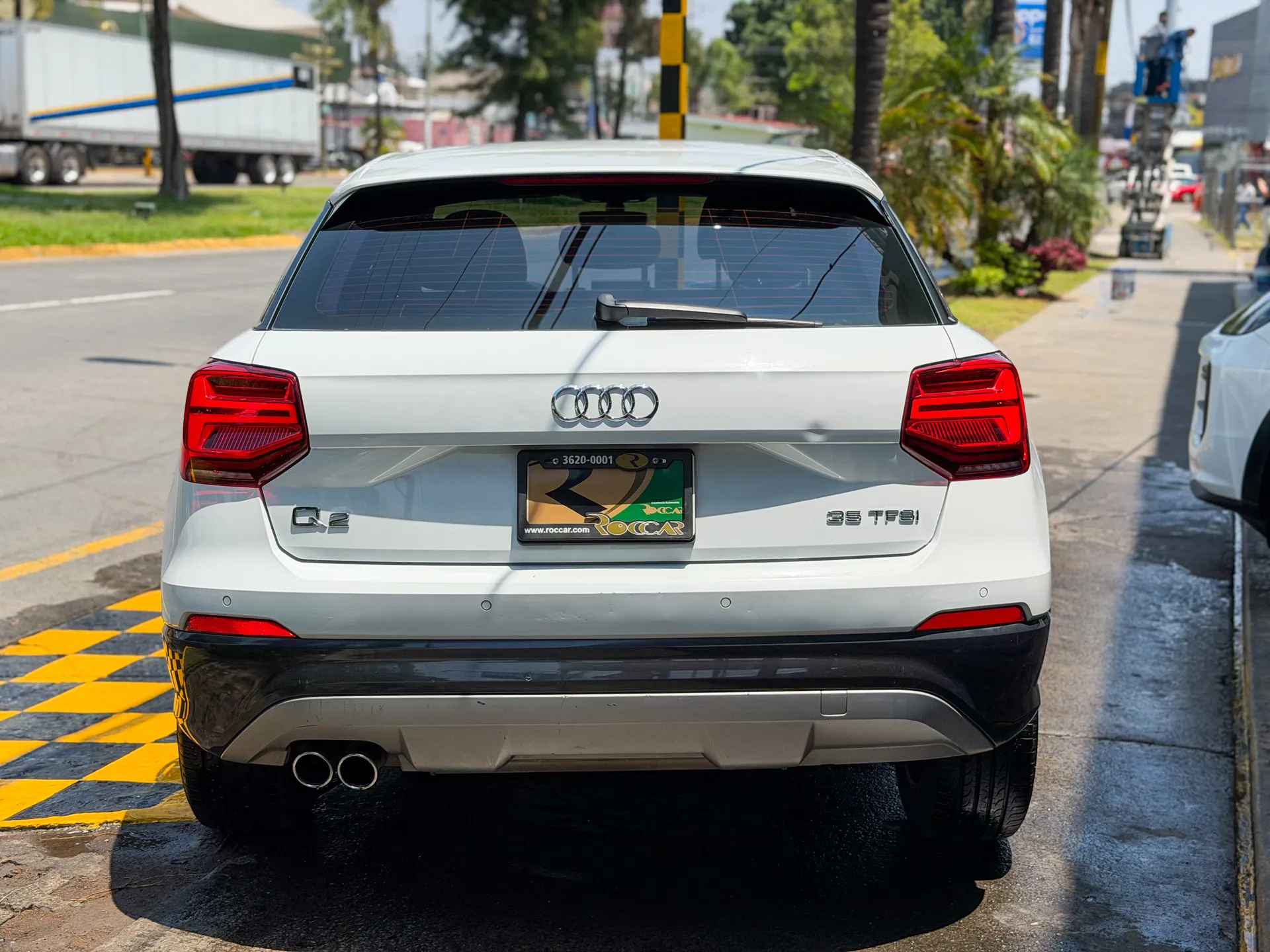 Car image 8