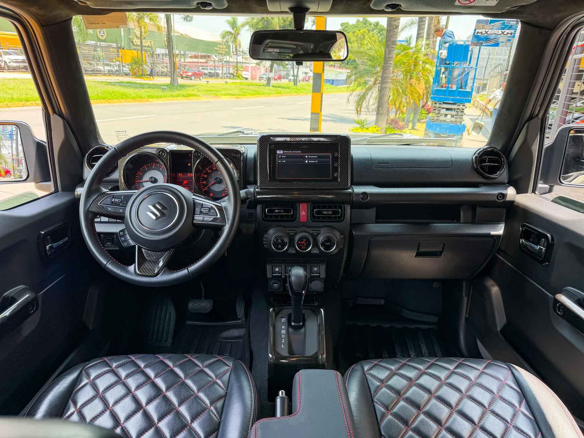 Car image 12