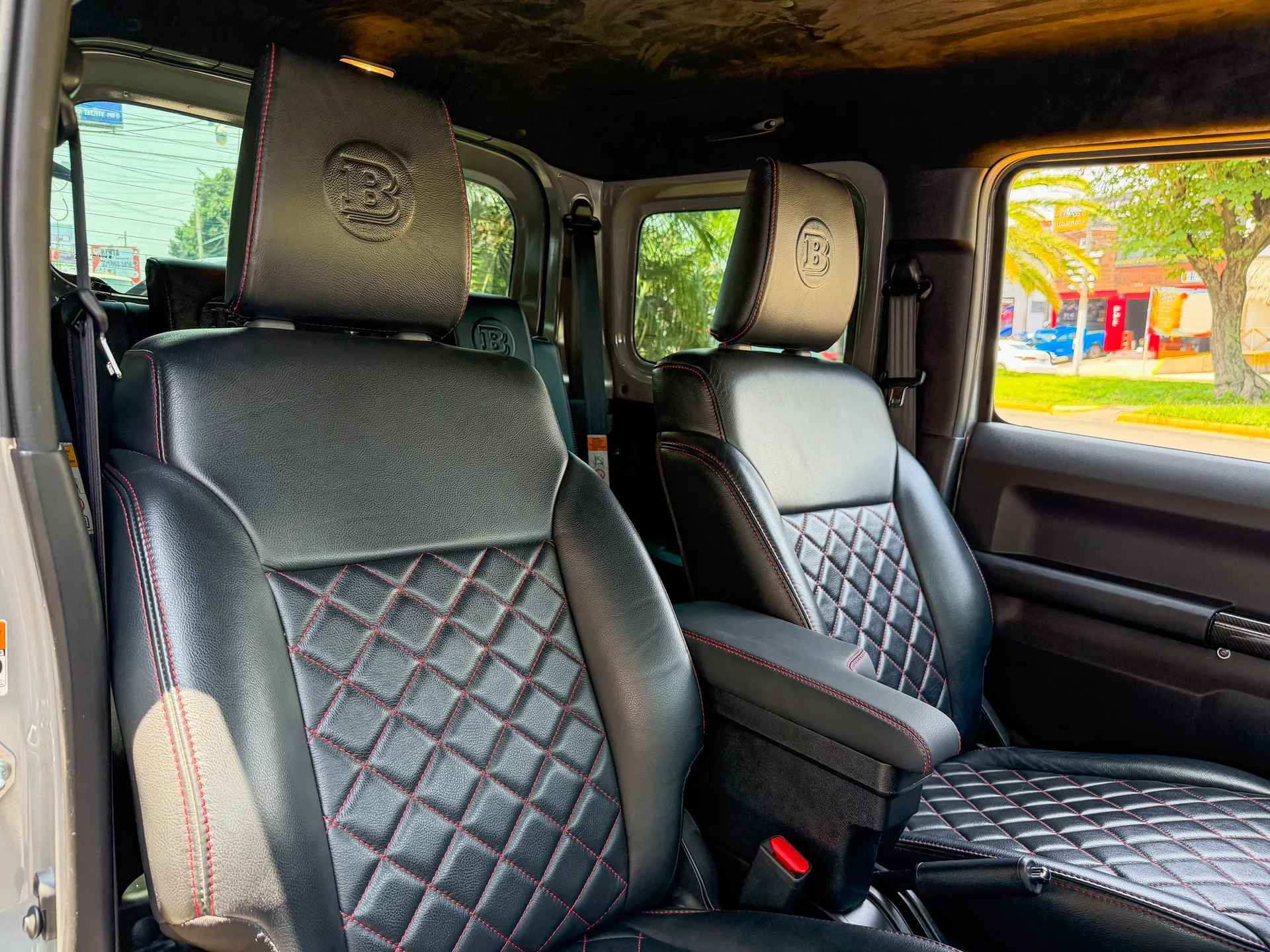 Car image 16