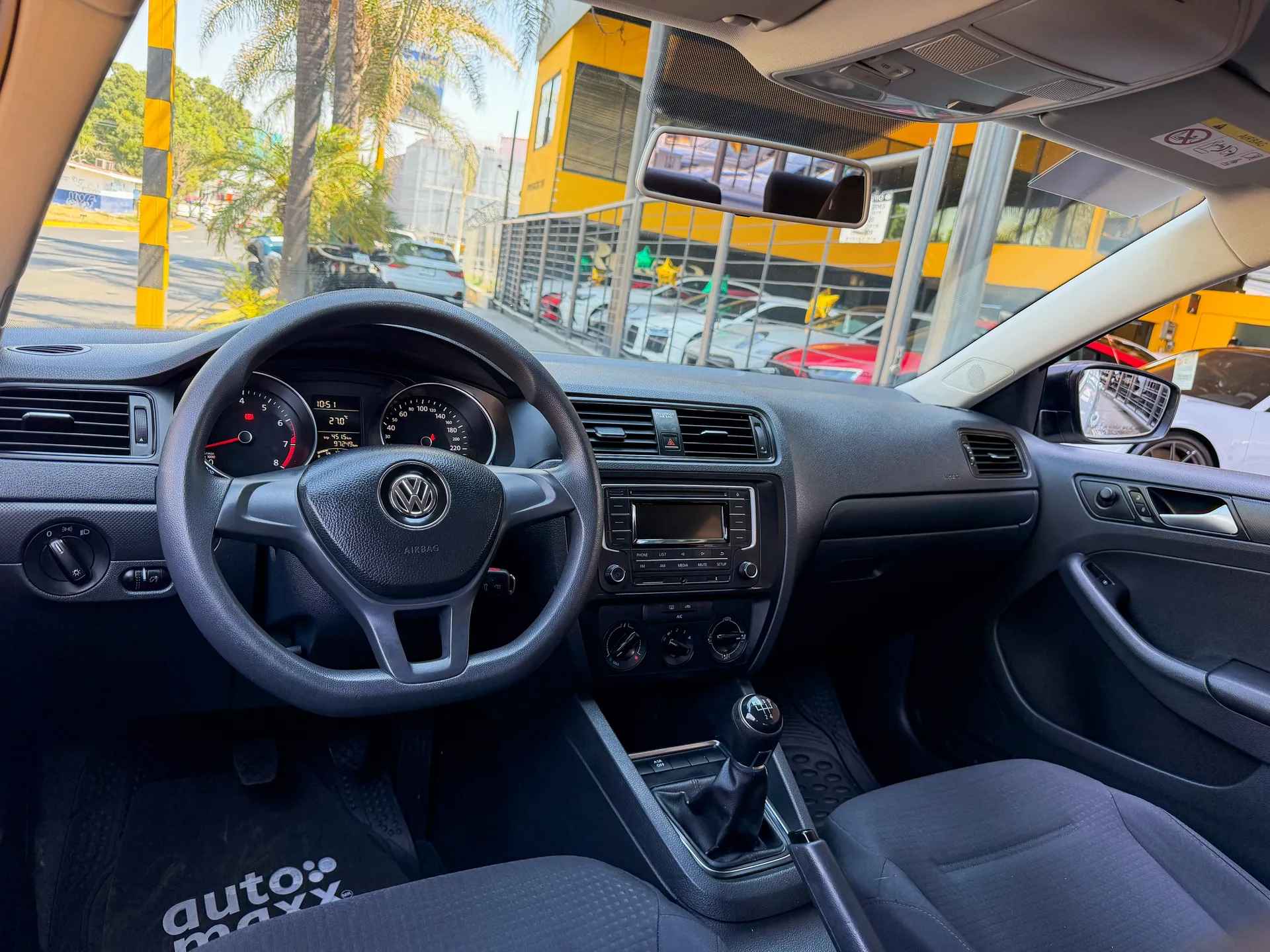 Car image 8