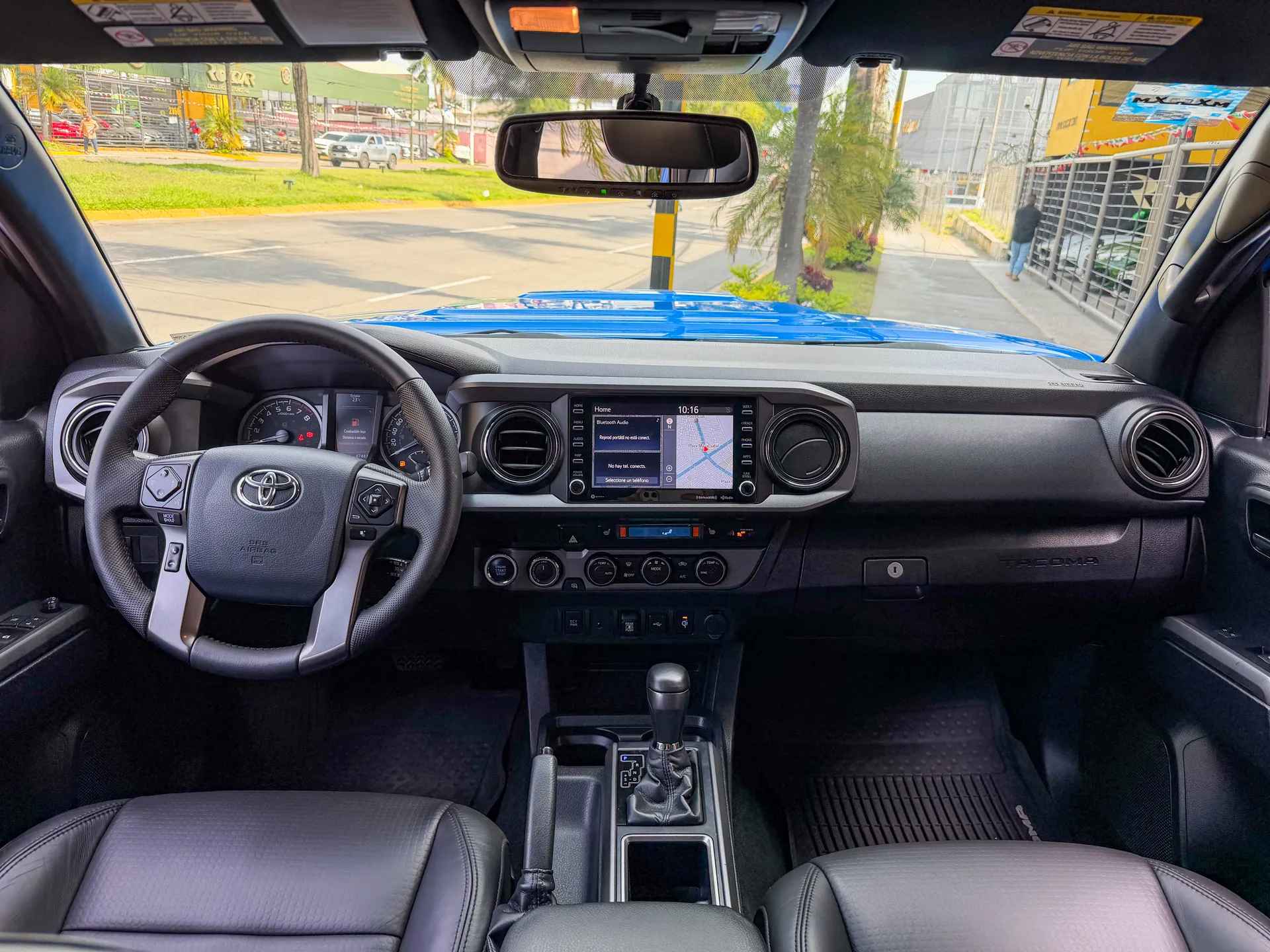 Car image 10