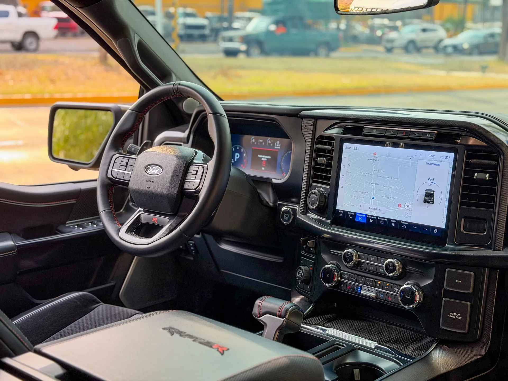 Car image 13