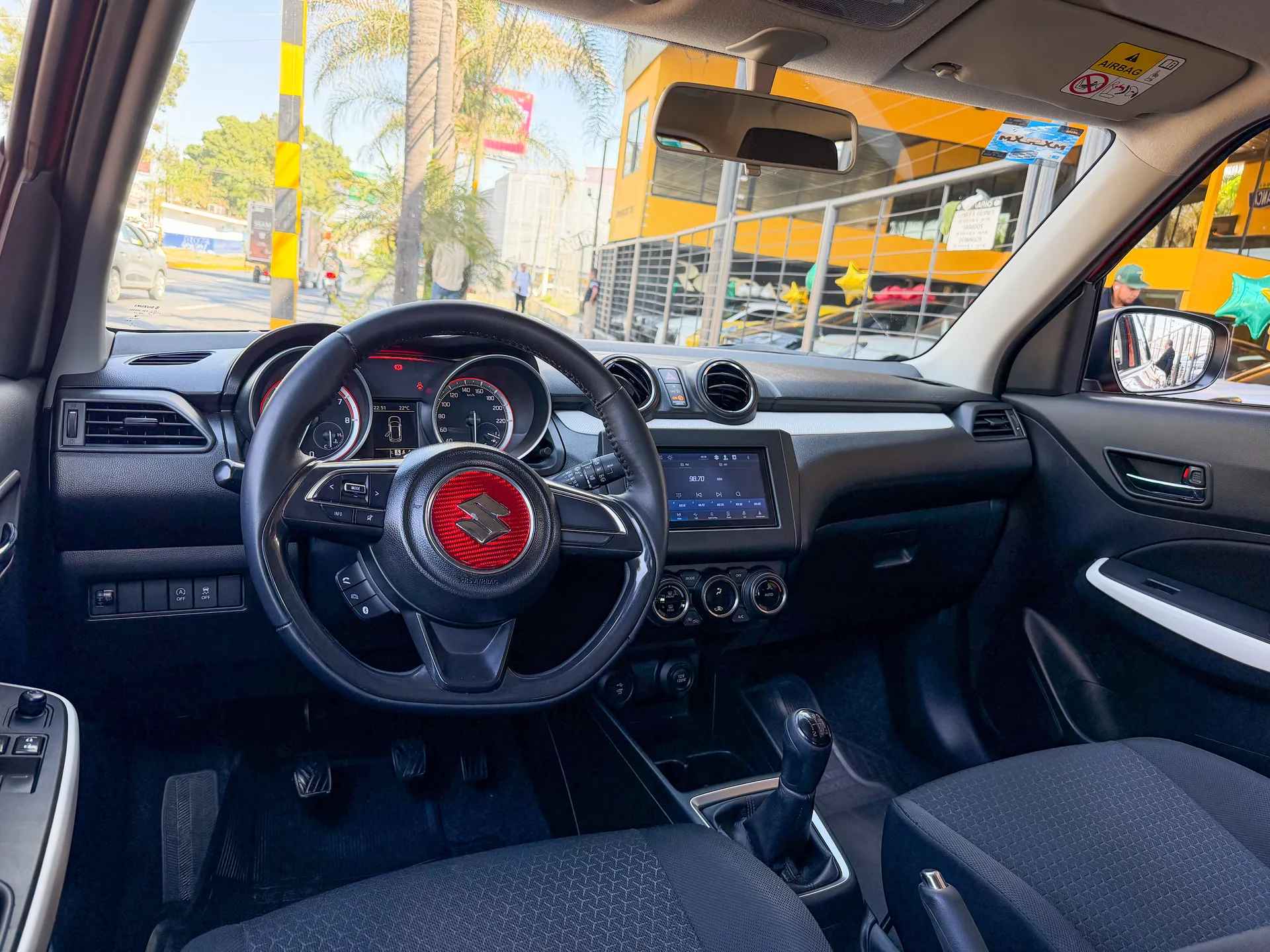 Car image 9