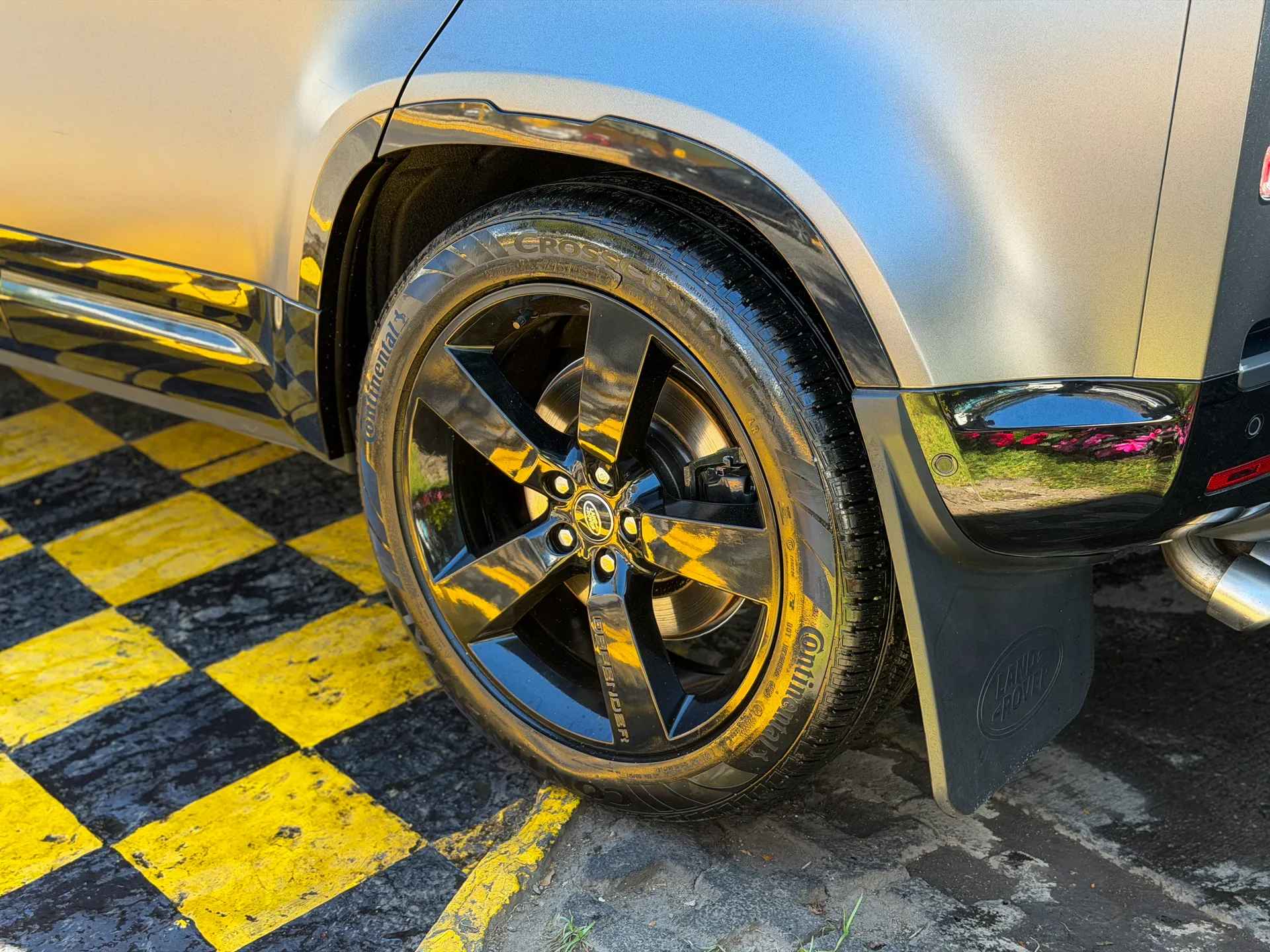 Car image 7