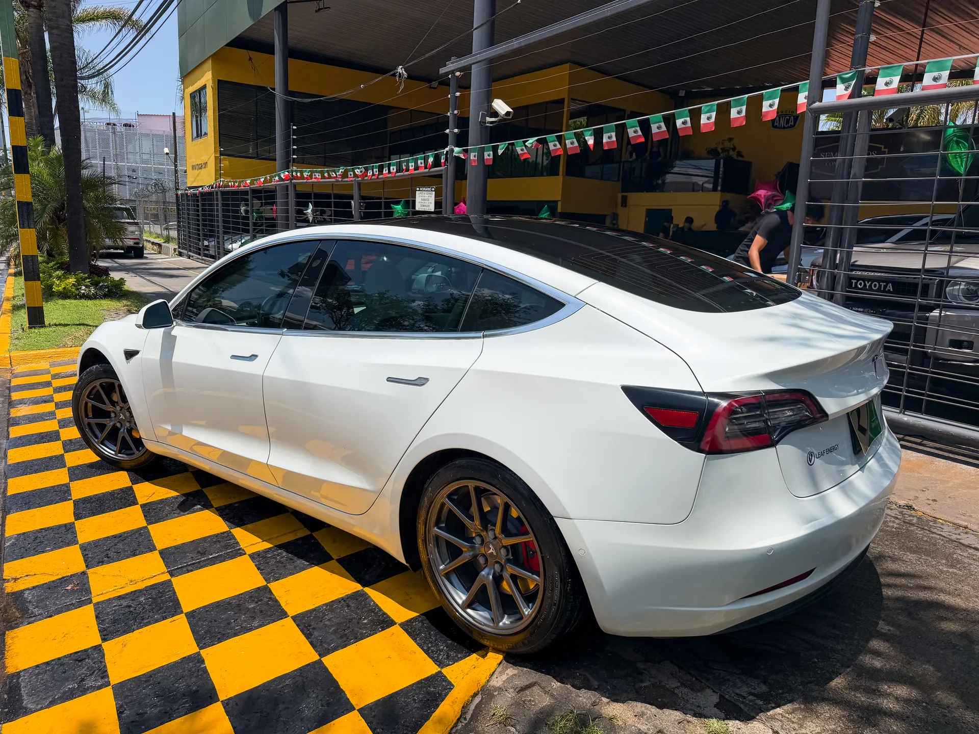 Car image 6