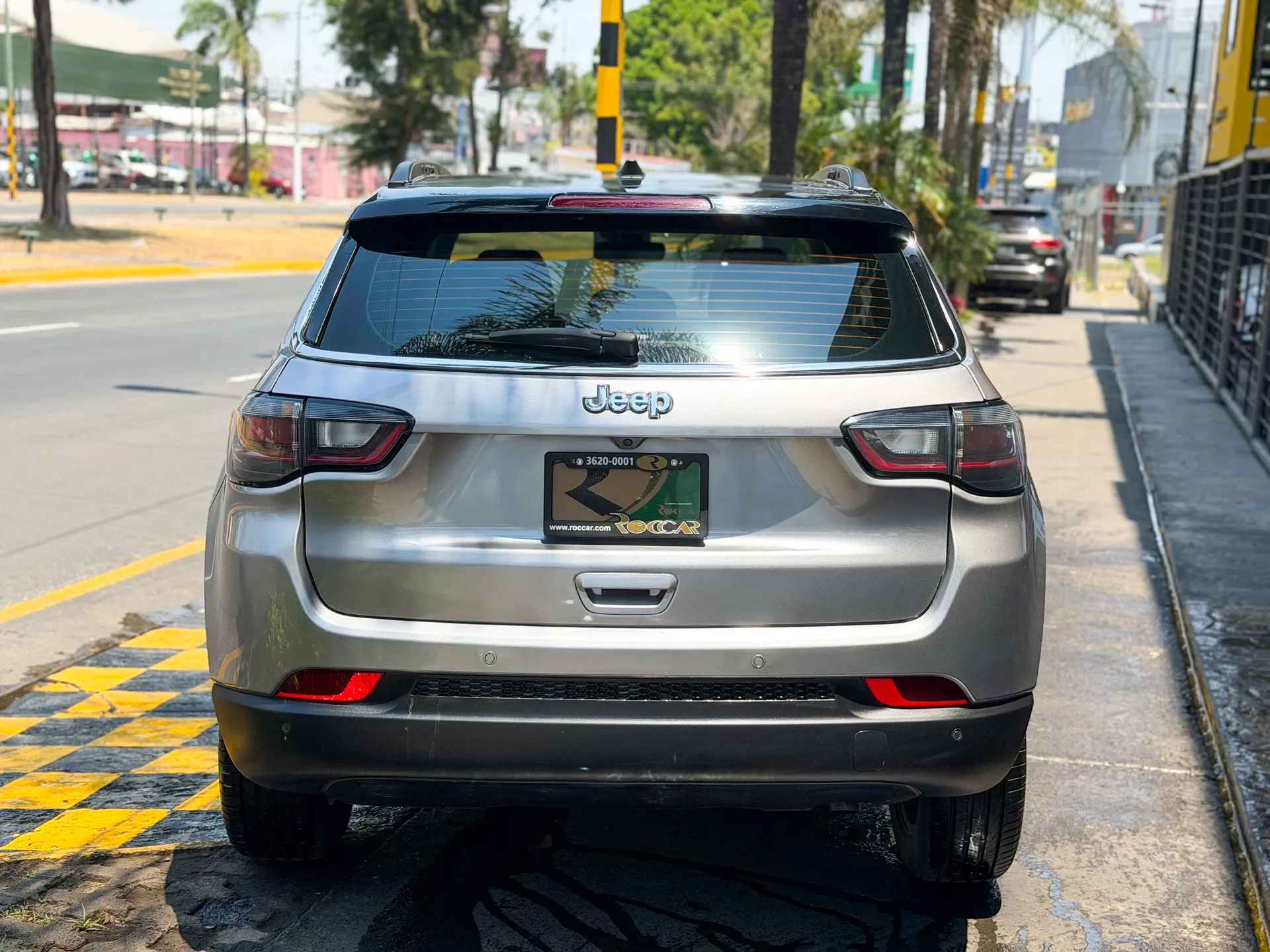Car image 8