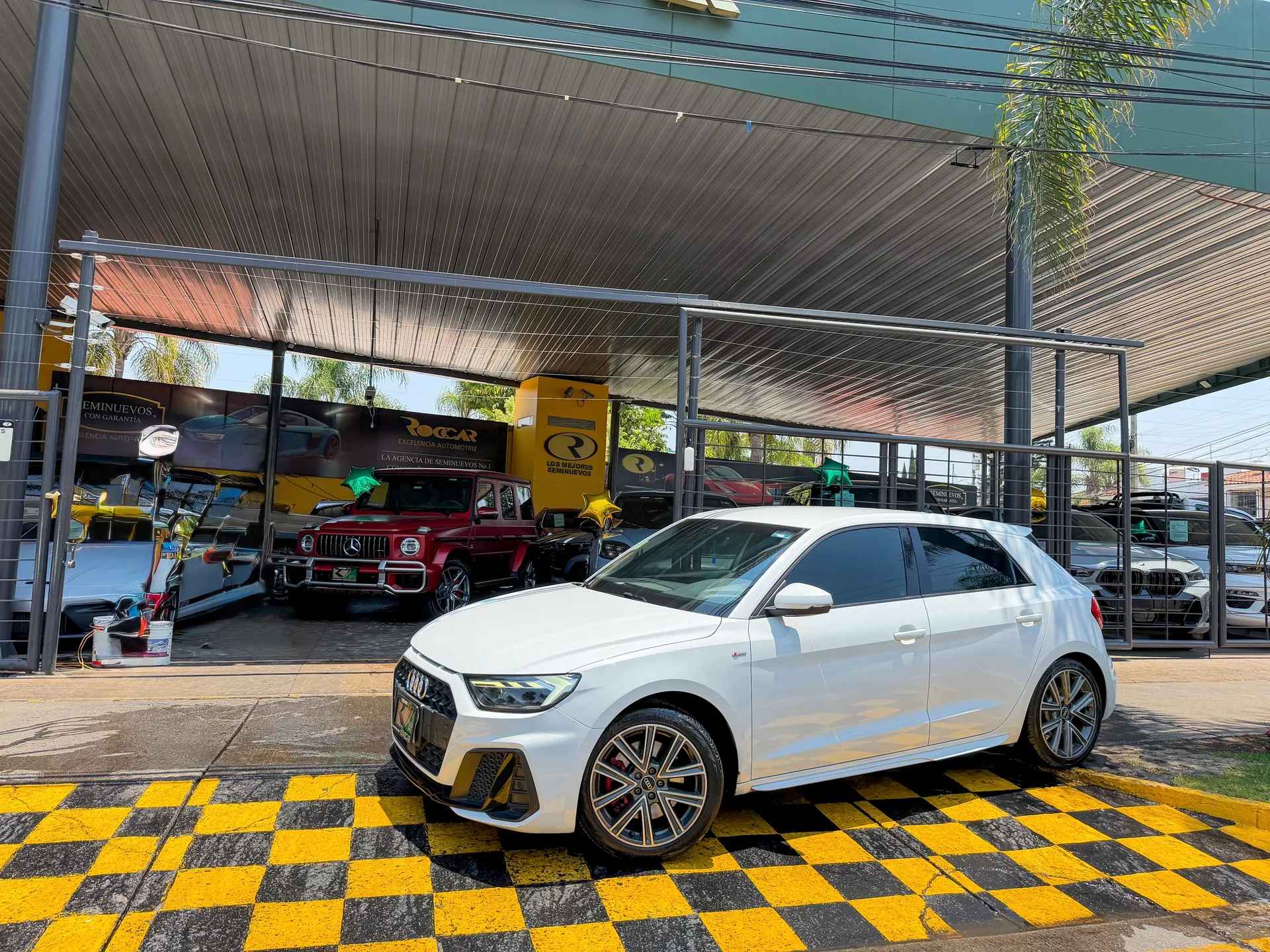 Car image 1