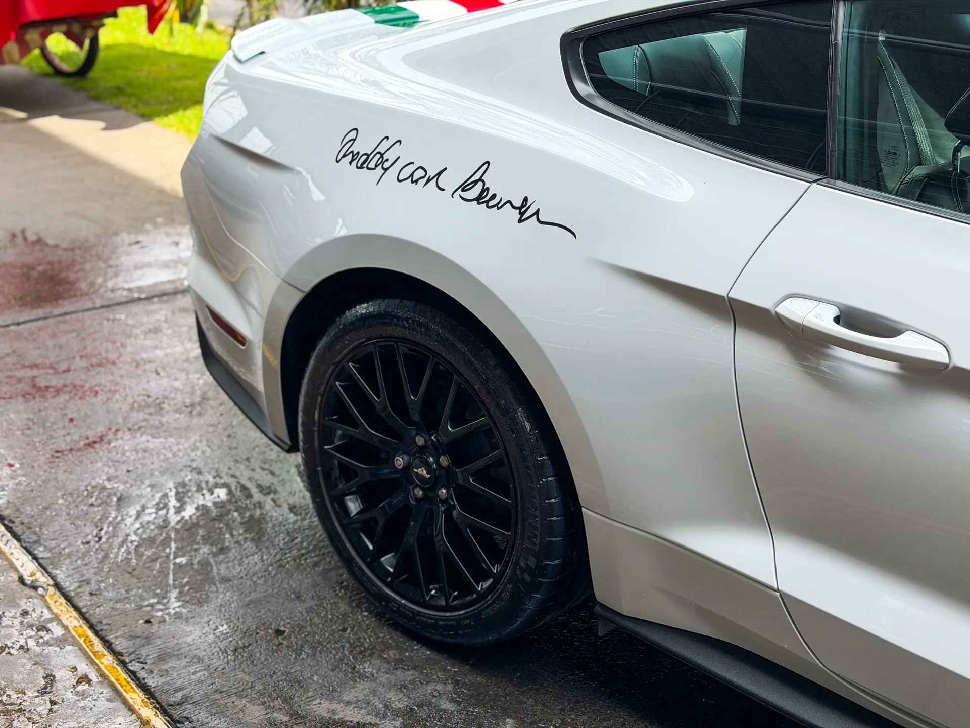 Car image 9