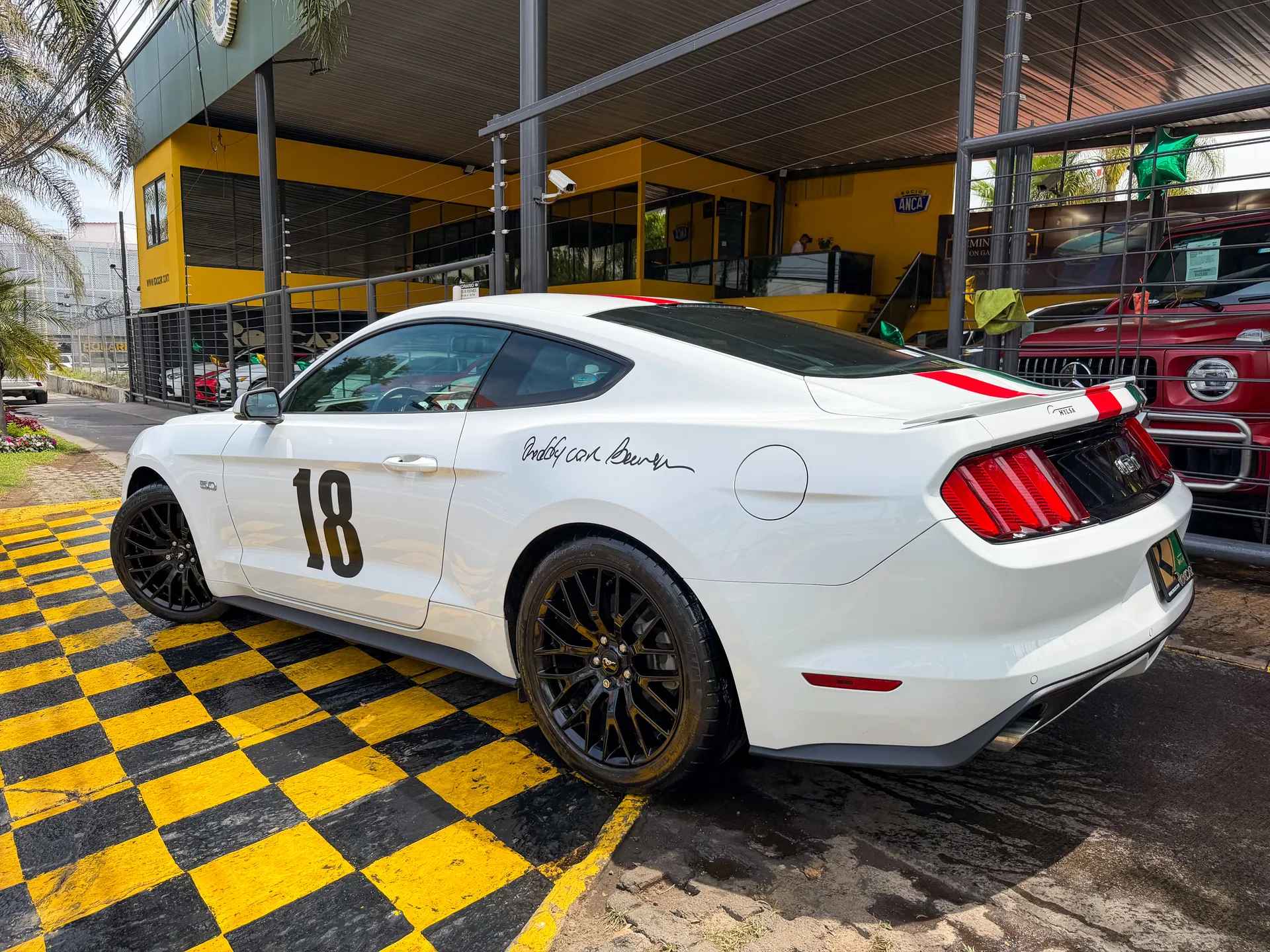 Car image 10