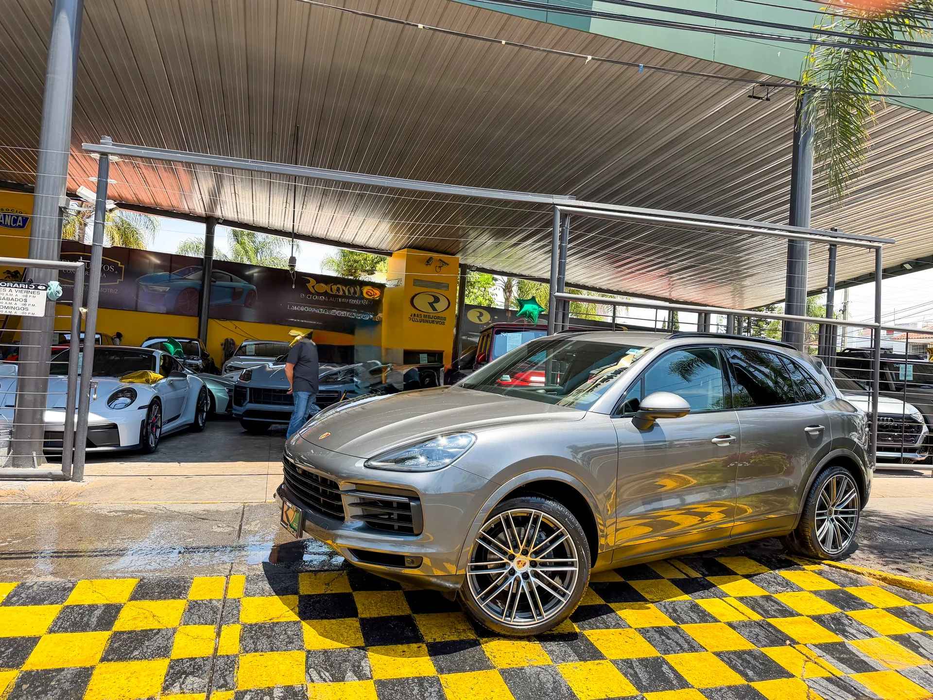Car image 1