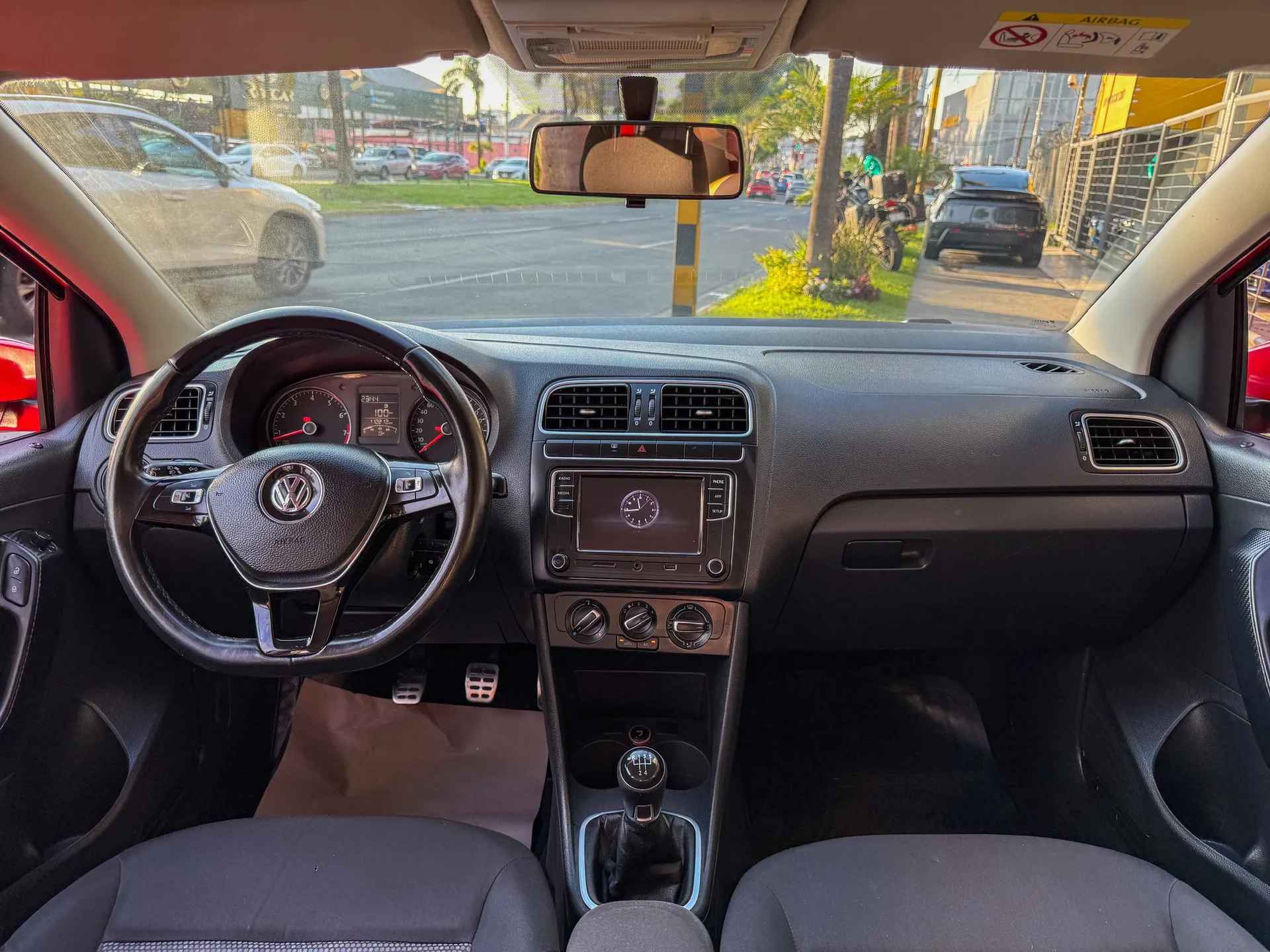 Car image 10