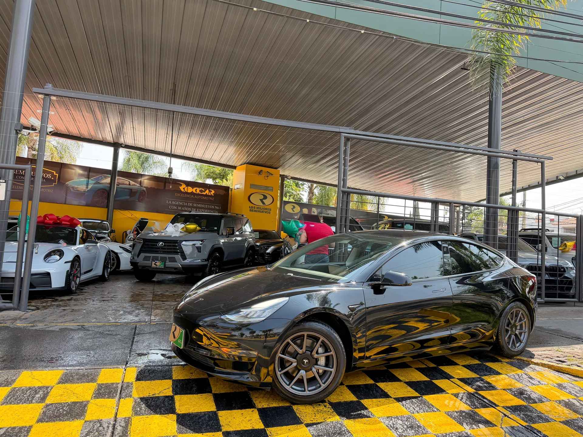 Car image 1