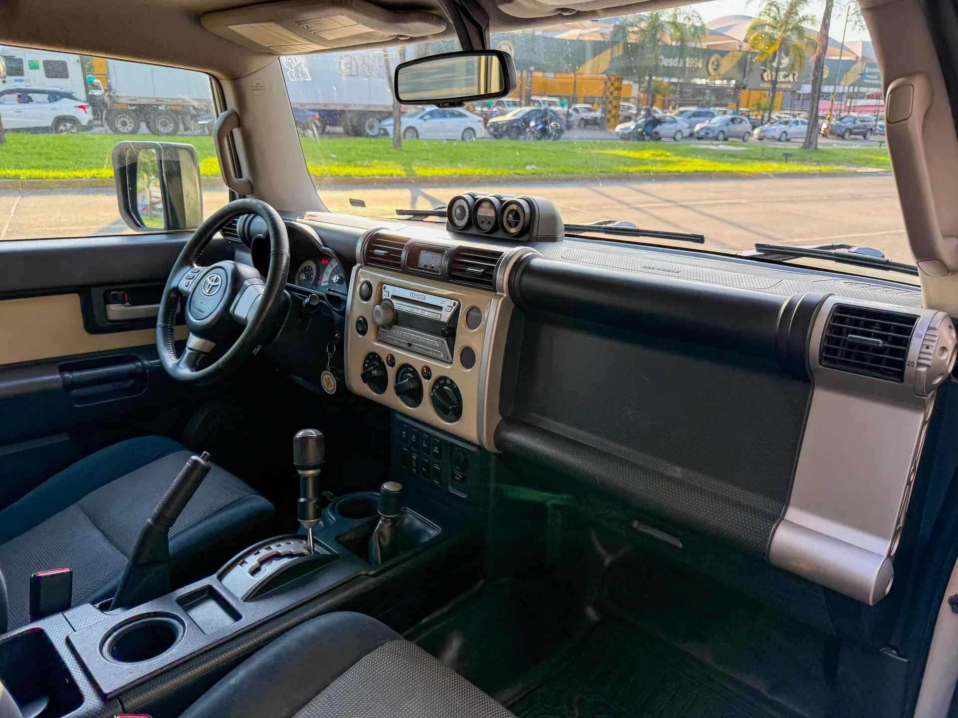 Car image 13