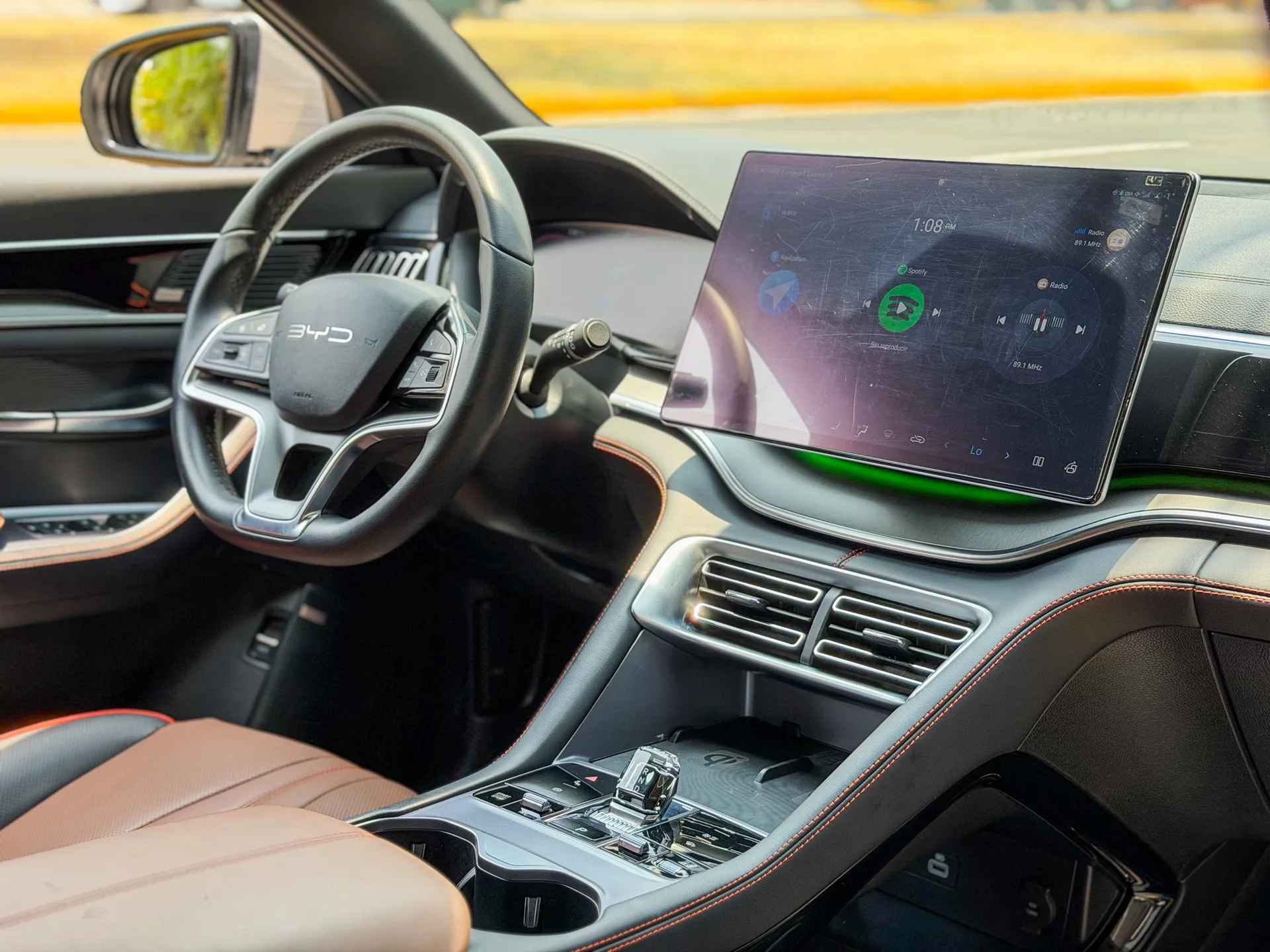 Car image 13